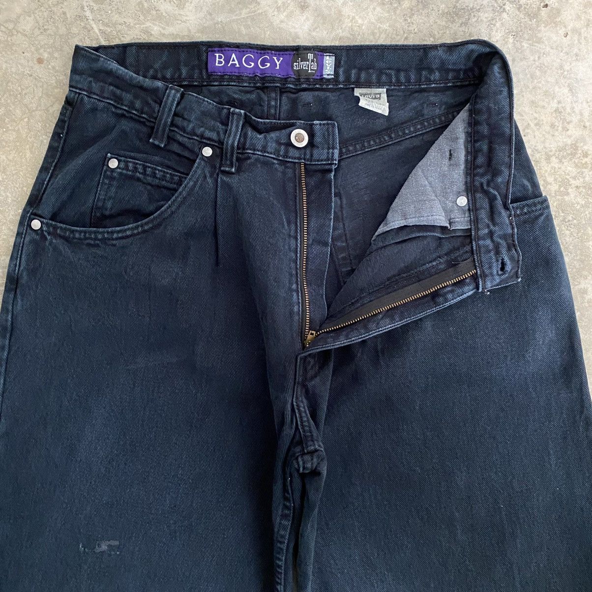 Levi's Vintage 1995 Levis Silvertab “Baggy” Faded Black Jeans Size US 32 / EU 48 - 2 Thumbnail