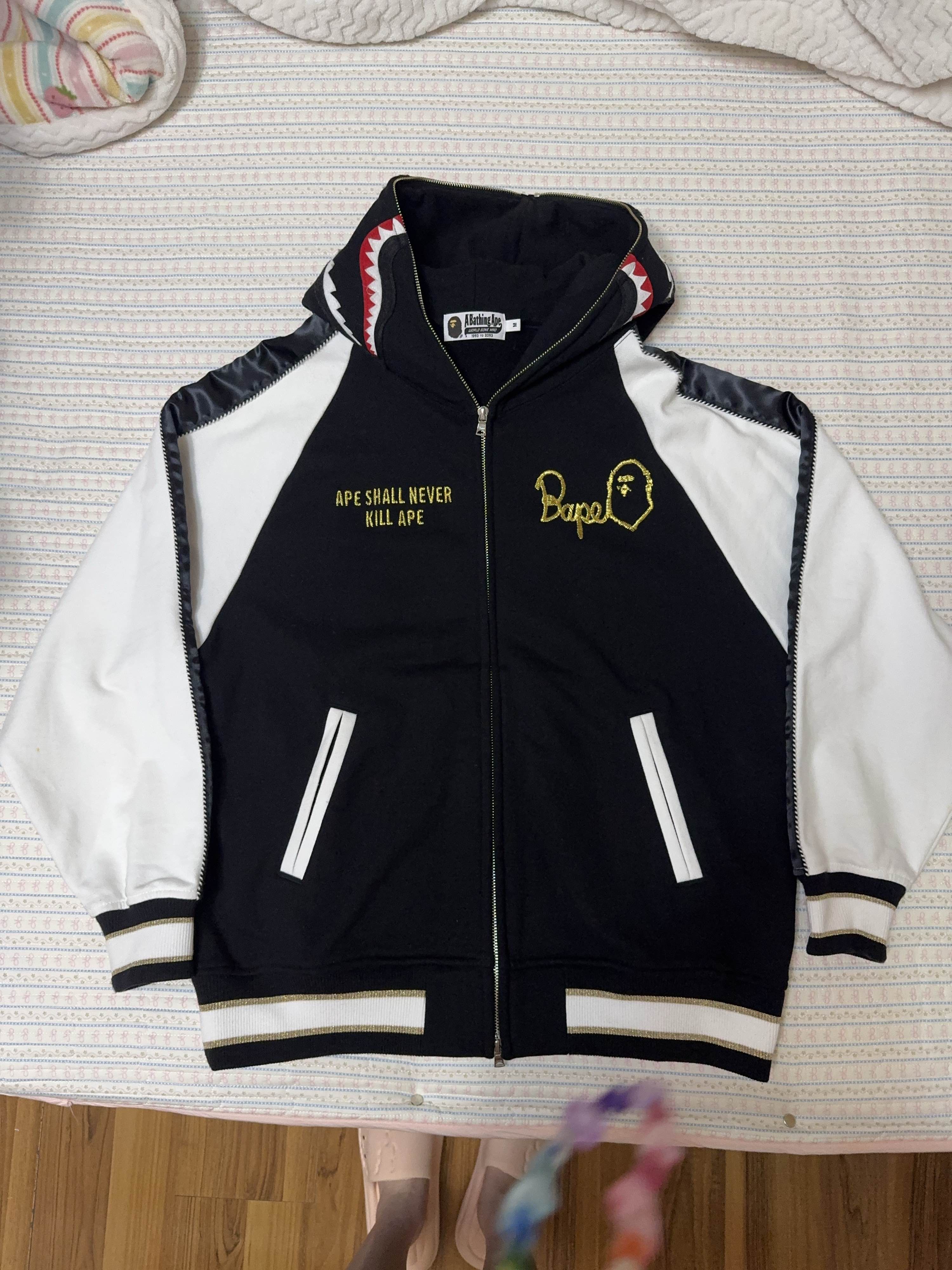 Bape A Bathing Ape Shark Full Zip Hoodie Size M Size US M / EU 48-50 / 2 - 1 Thumbnail