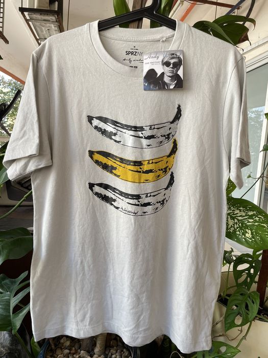 uniqlo banana shirt