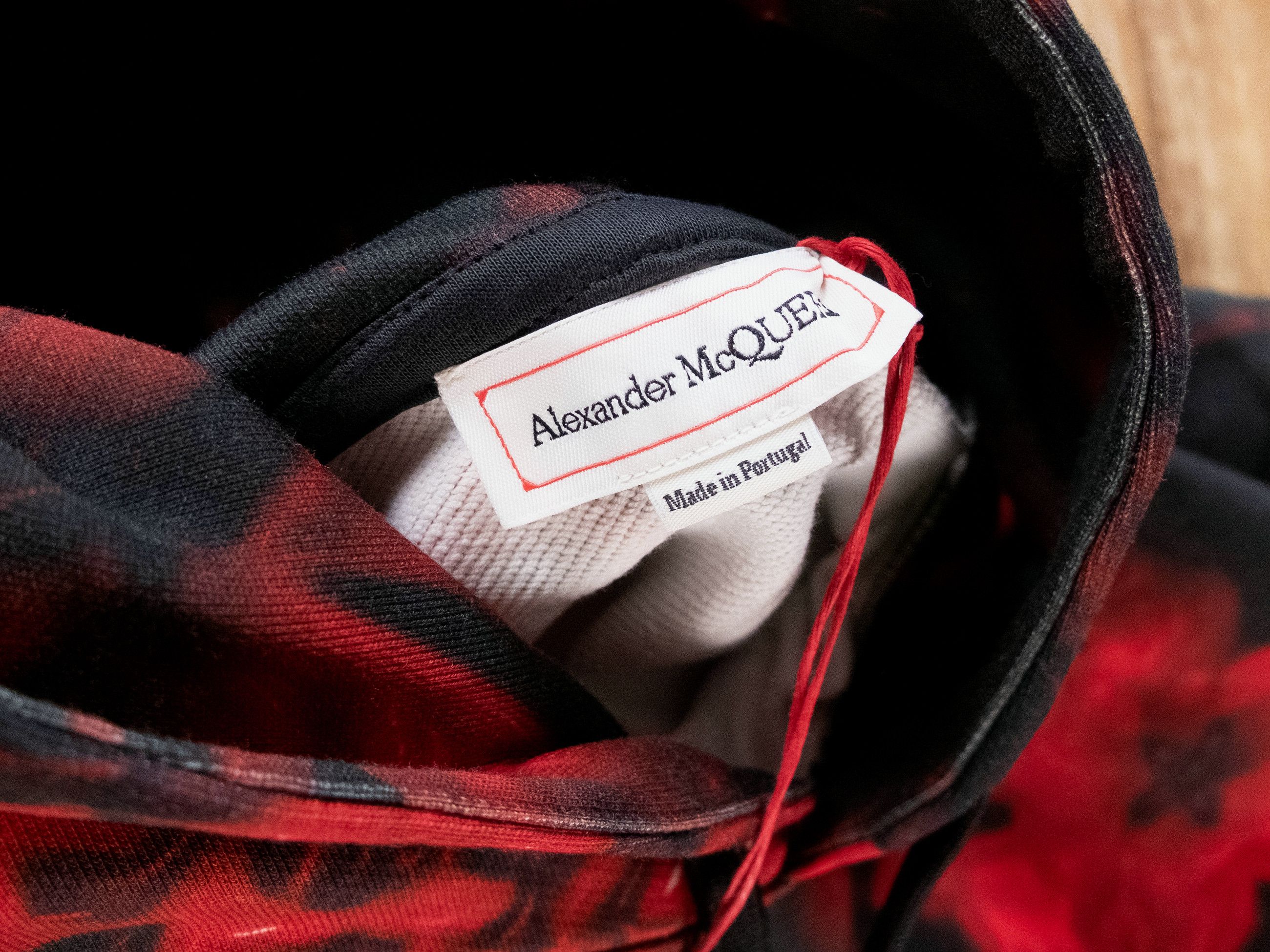 Alexander McQueen ALEXANDER MCQUEEN black & red Wax Floral hoodie sweatshirt Size US M / EU 48-50 / 2 - 7 Thumbnail