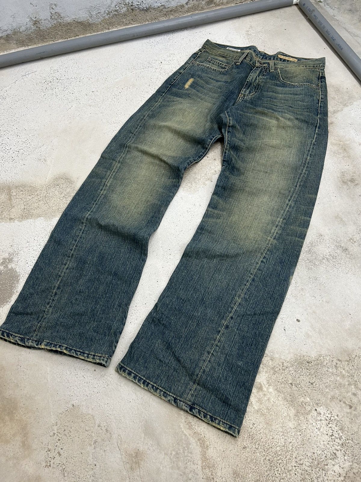 Hysteric Glamour Chip Pepper Jean Baggy Mud Washed Whisker Distressed Size US 30 / EU 46 - 3 Thumbnail