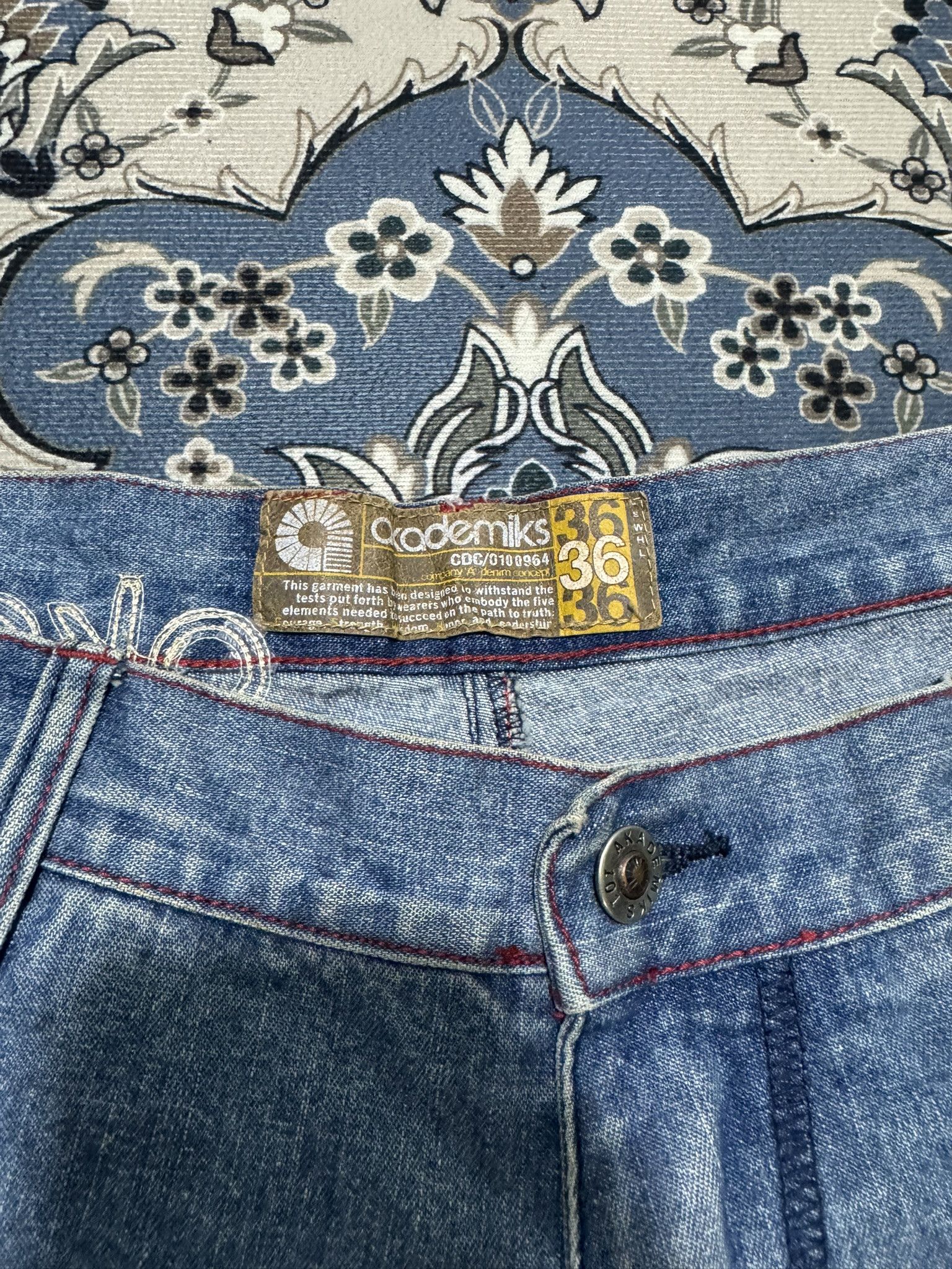 Akademiks × Menace Vintage Akademiks Patchwork Distressed Denim Baggy Loose Fit Size US 36 / EU 52 - 4 Thumbnail