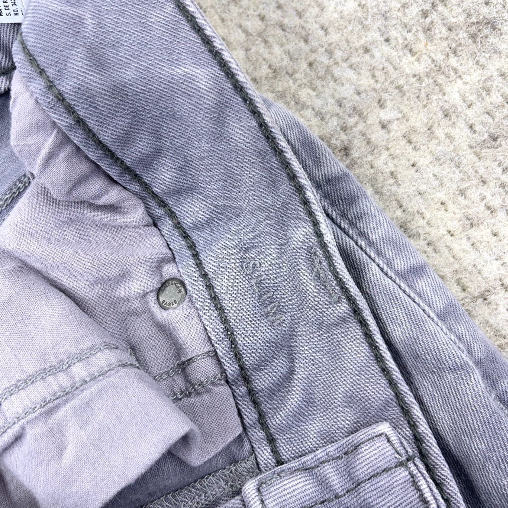 American Eagle Outfitters American Eagle Jeans Men Slim Straight 31x34 Gray Distressed Holes Rips Airflex 5-Pocket Denim Cotton Blend Ship New? Size US 31 - 3 Thumbnail