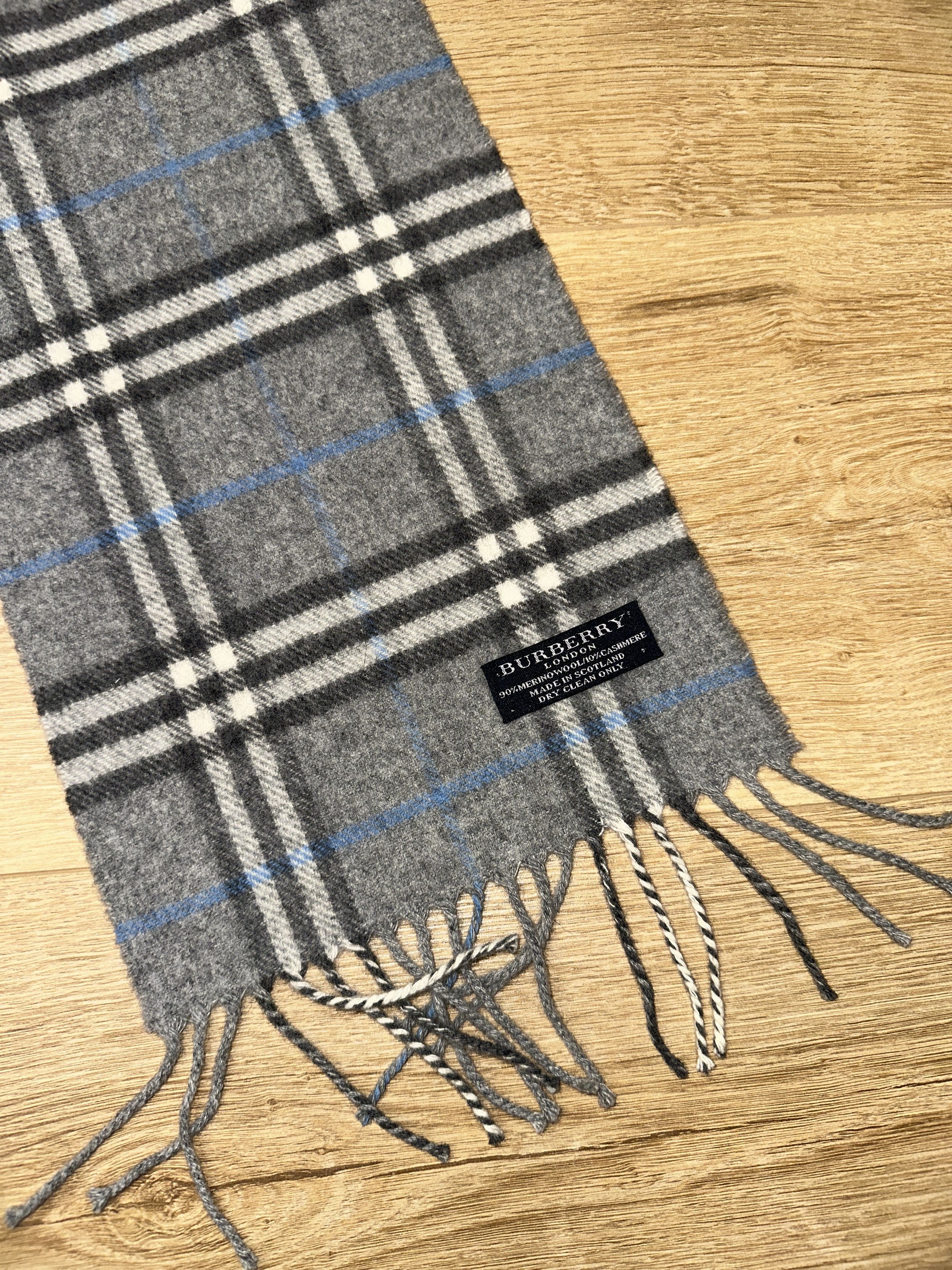 Burberry Burberry London Merino Cashmere Narrow Short Scarf 130 x 20 Size ONE SIZE - 6 Thumbnail