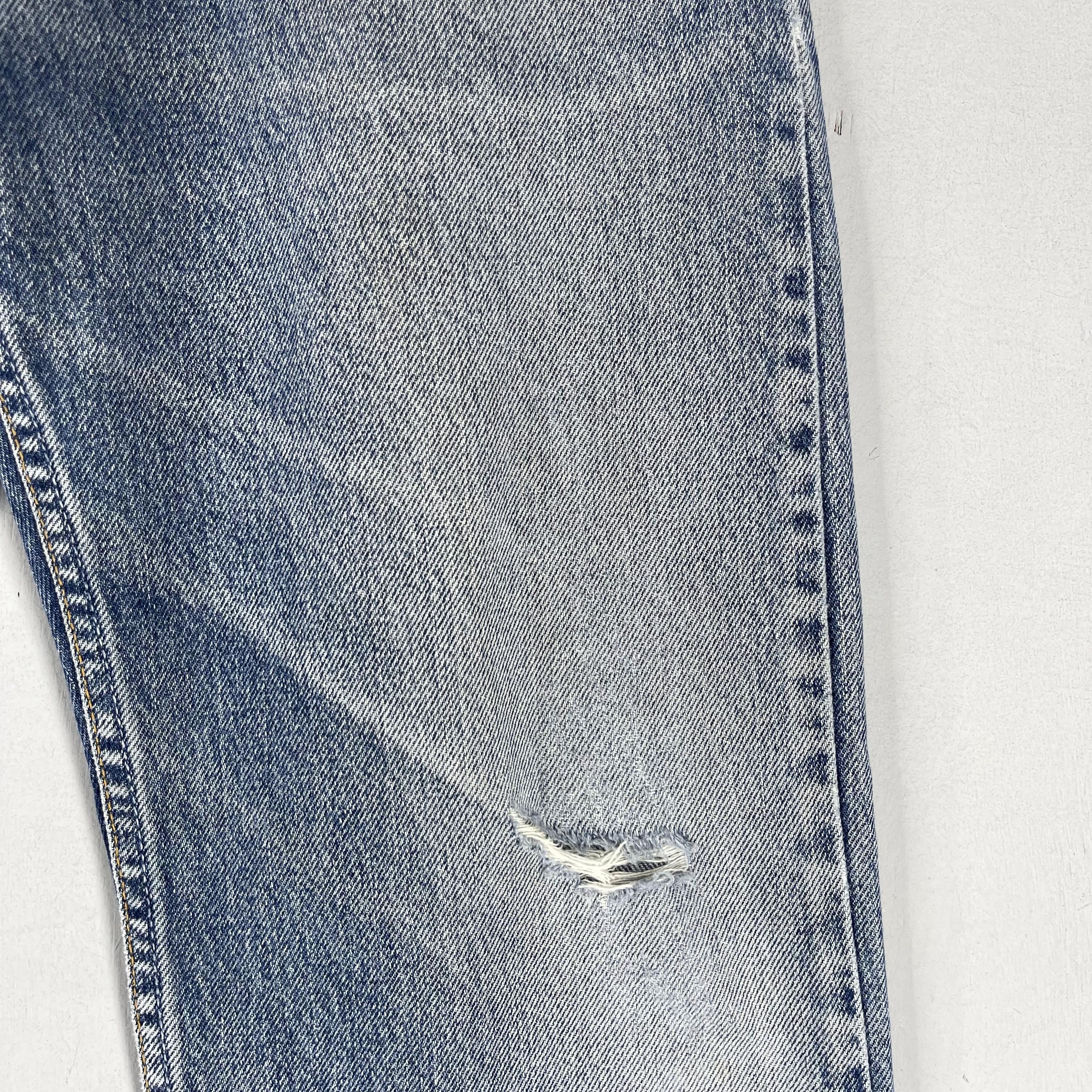 Levi's × Vintage W32 L31 Vintage Levis 505 Distressed Medium Wash Jeans Size US 32 / EU 48 - 3 Thumbnail
