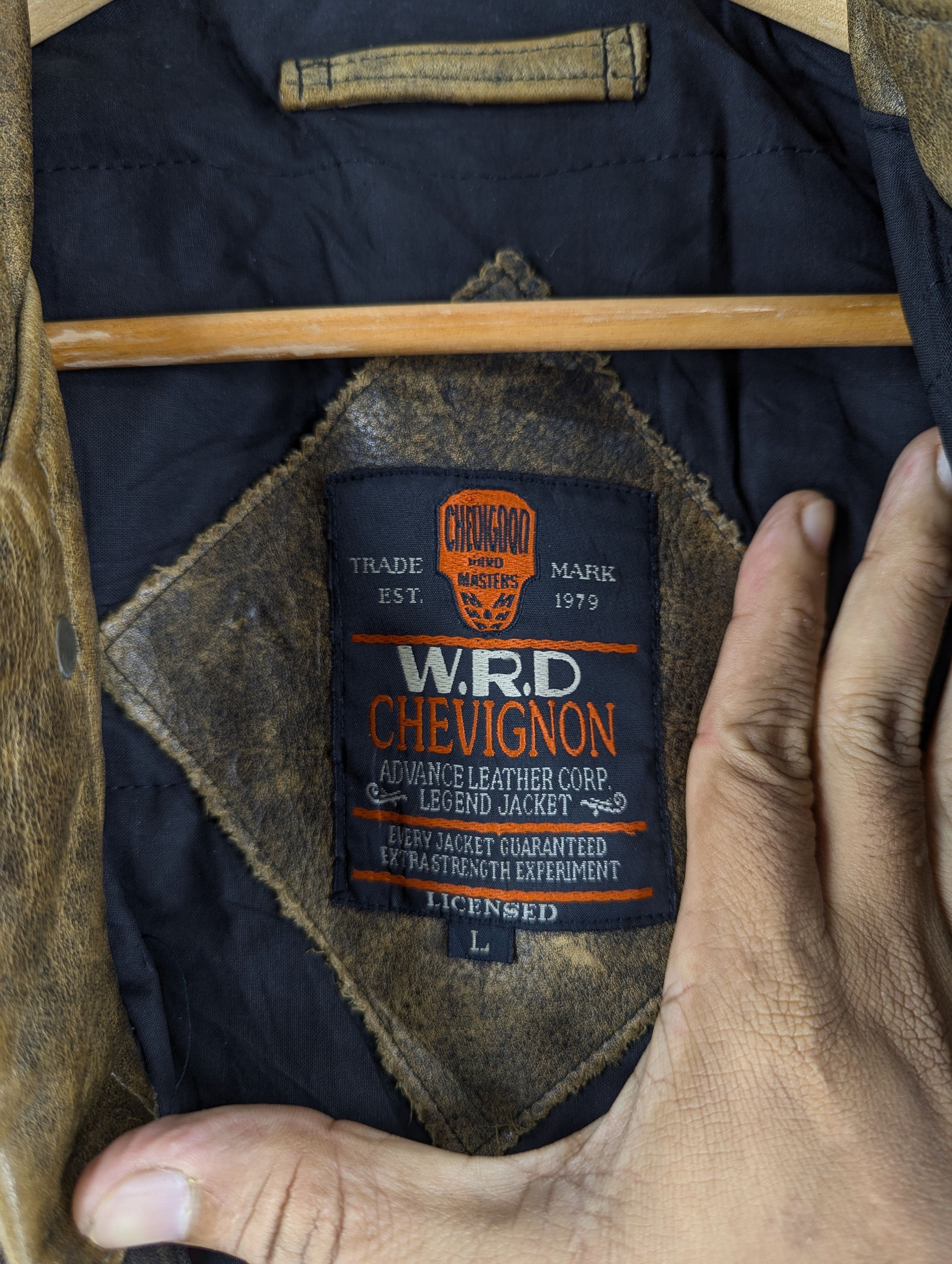 Chevignon Vintage 80s W.R.D Chevignon Patina Distressed Leather Jacket Size US L / EU 52-54 / 3 - 13 Thumbnail