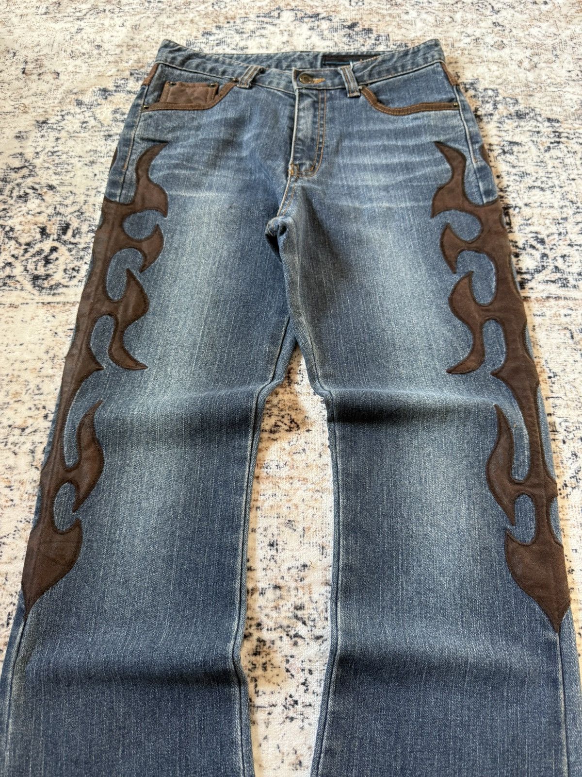 Le Grande Bleu (L.G.B.) Blue Jam Embroidered Tribal Flared Jeans Size US 26 / EU 42 - 3 Thumbnail