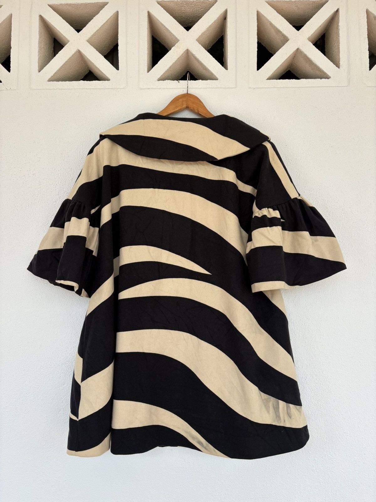 Moschino Moschino Cheap and Chic Oversized Zebra Stripe Coat Jacket Size US XL / EU 56 / 4 - 7 Thumbnail
