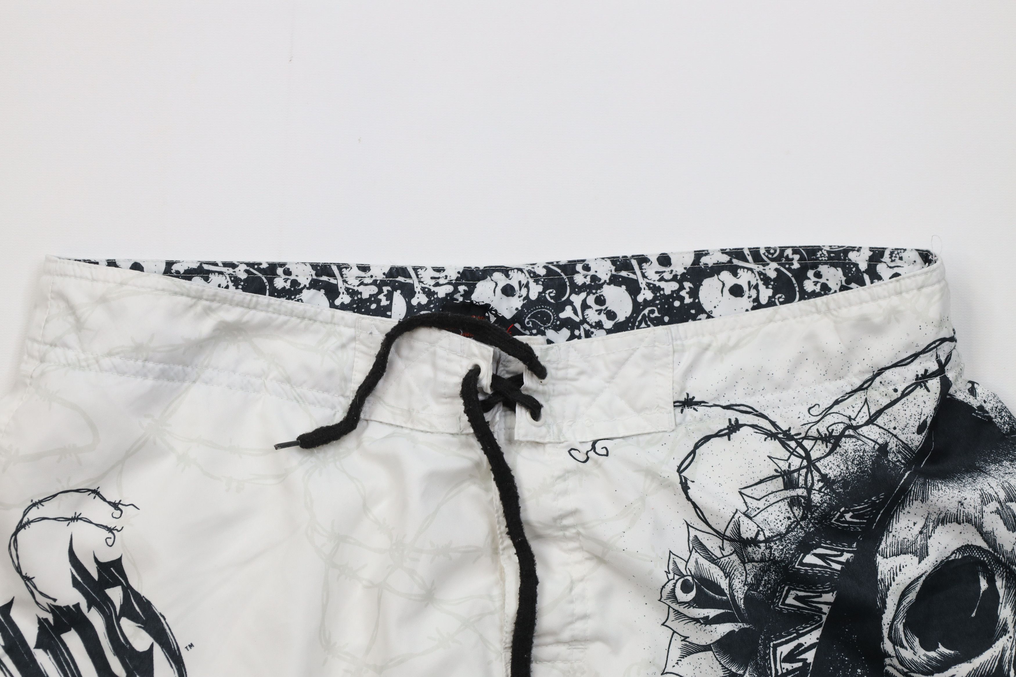 Vintage Vintage Y2K Streetwear Wire Skull Lined Board Shorts White Size US 36 / EU 52 - 2 Thumbnail
