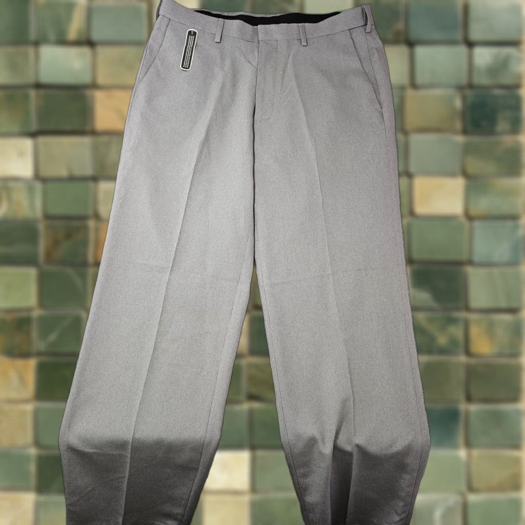 Haggar Haggar Dress Pants Mens 34x32 Grey Straight Fit Flat Front Comfort Waist Knit Polyester Slacks Regular Size US 34 / EU 50 - 1 Thumbnail