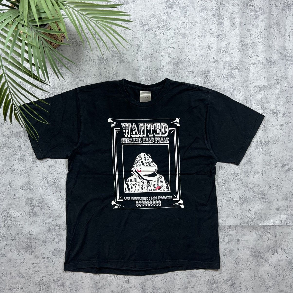 Nike 00s NIKE SNEAKERHEAD VINTAGE Y2K OVERSIZED RETRO TEE T-SHIRT Size US L / EU 52-54 / 3 - 1 Thumbnail