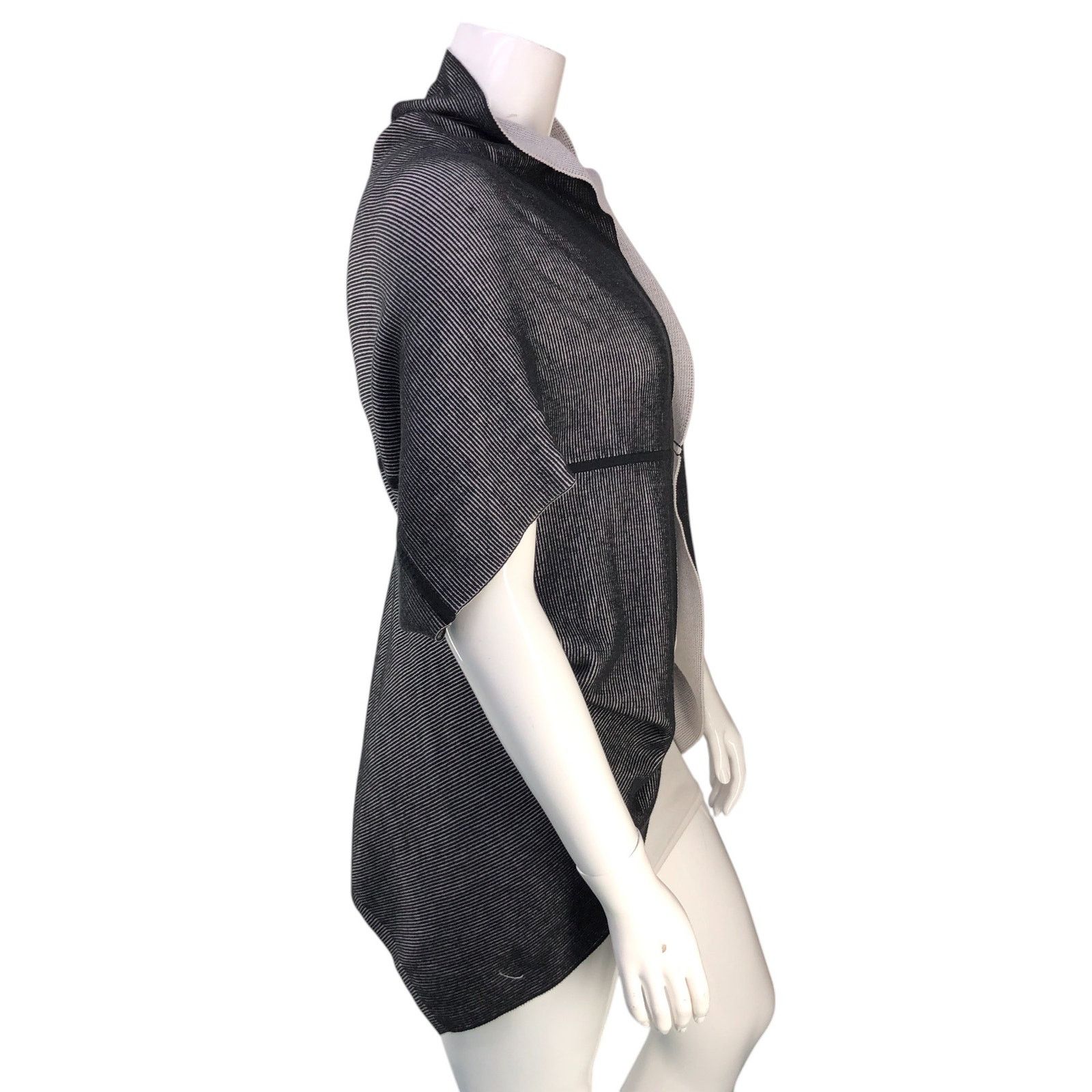 Lululemon Lululemon Womens Size OS Wrap Exaltation Cardigan Reversible Size ONE SIZE - 10 Thumbnail