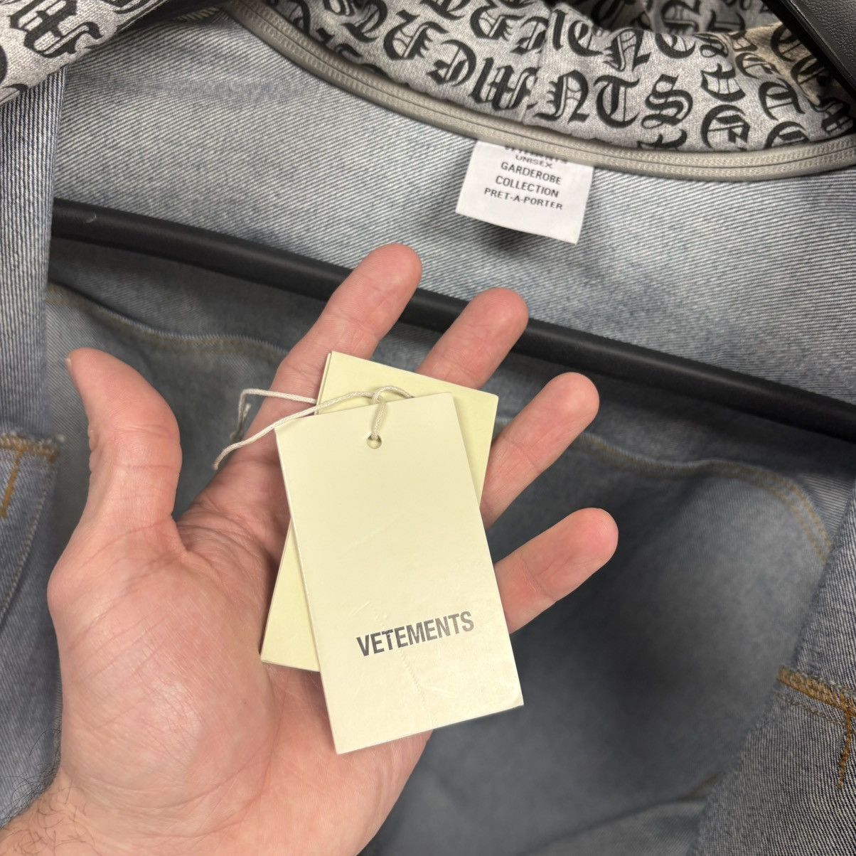 Vetements GOTHIC MONOGRAM HOODED DENIM JACKET Size US XXL / EU 58 / 5 - 6 Thumbnail