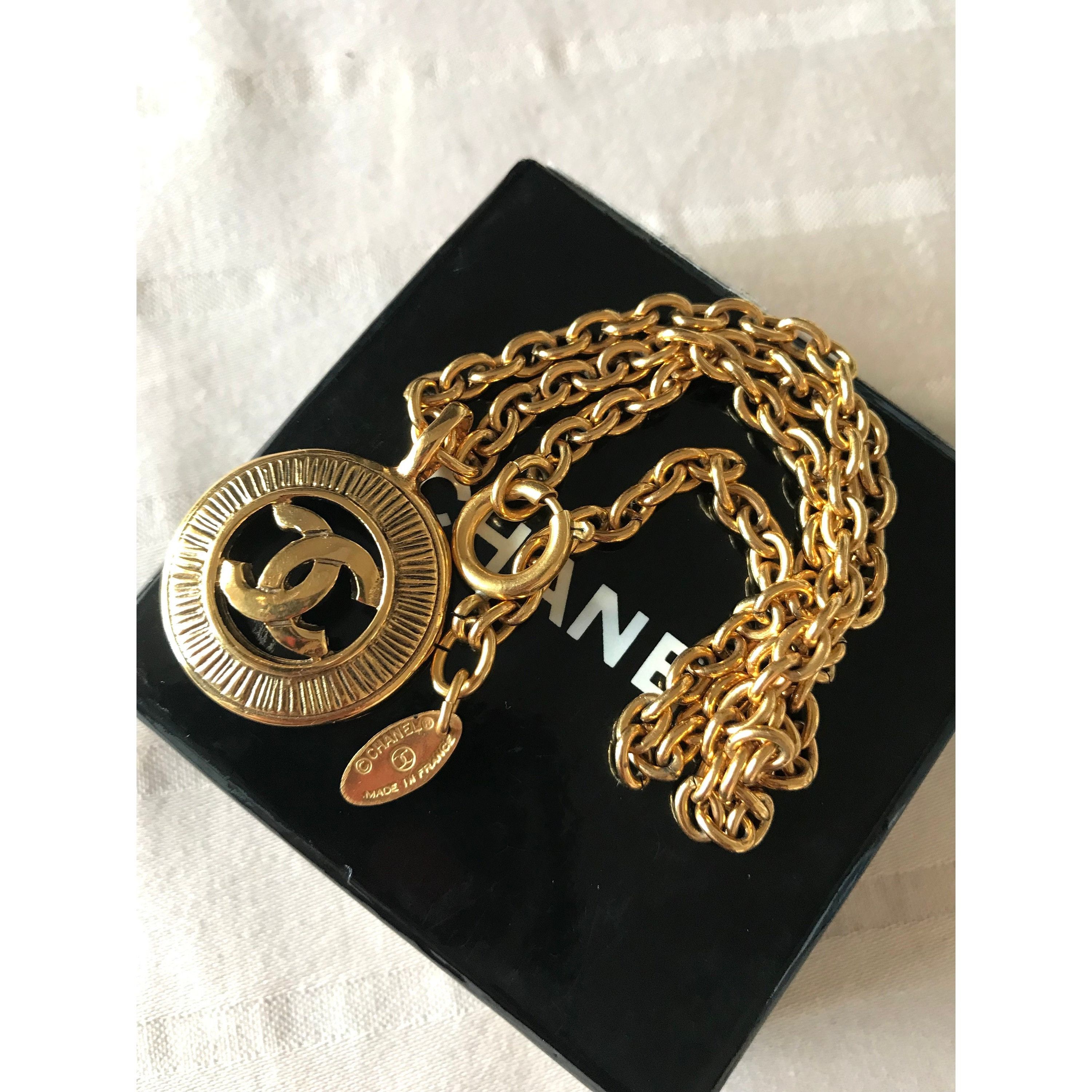 Chanel MINT. Vintage CHANEL chain necklace with a cutout cc top Size ONE SIZE - 5 Thumbnail
