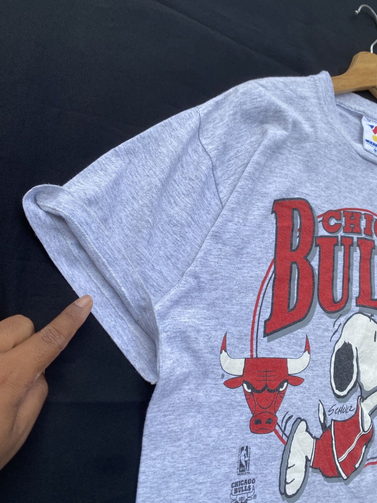NBA Rare Vintage 90s Chicago Bulls X Snoopy Tshirt Size US L / EU 52-54 / 3 - 17 Thumbnail
