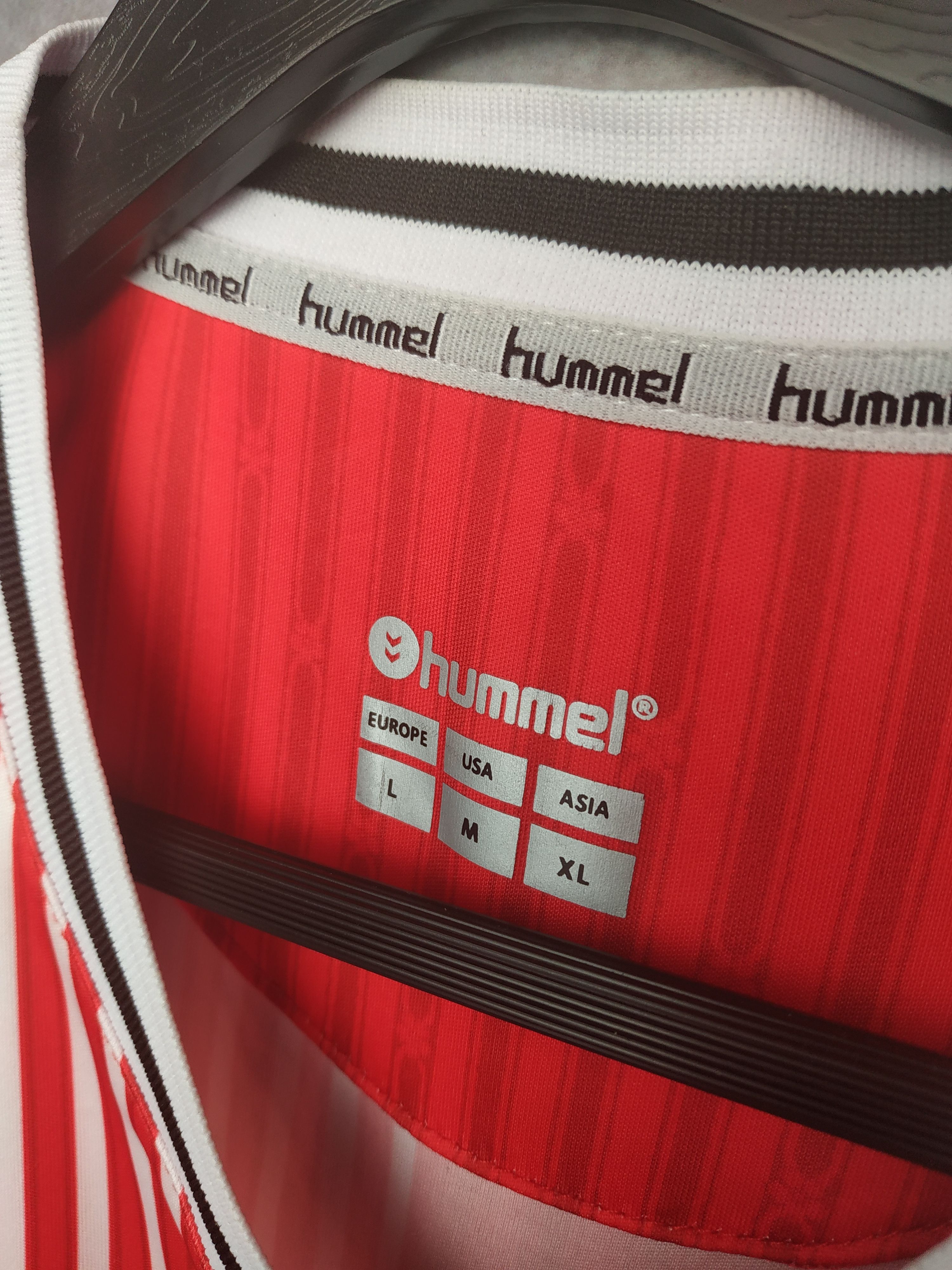 Hummel Hummel Southampton FC 2023/24 Soccer Jersey Football Shirt Size US L / EU 52-54 / 3 - 6 Thumbnail