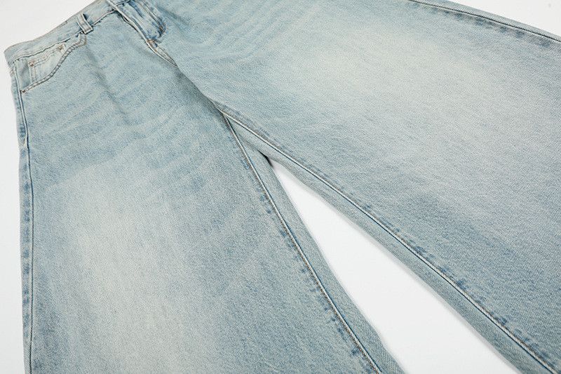 Vintage Men's American Retro Light Blue Curved-Leg Jeans Size US 32 / EU 48 - 4 Thumbnail