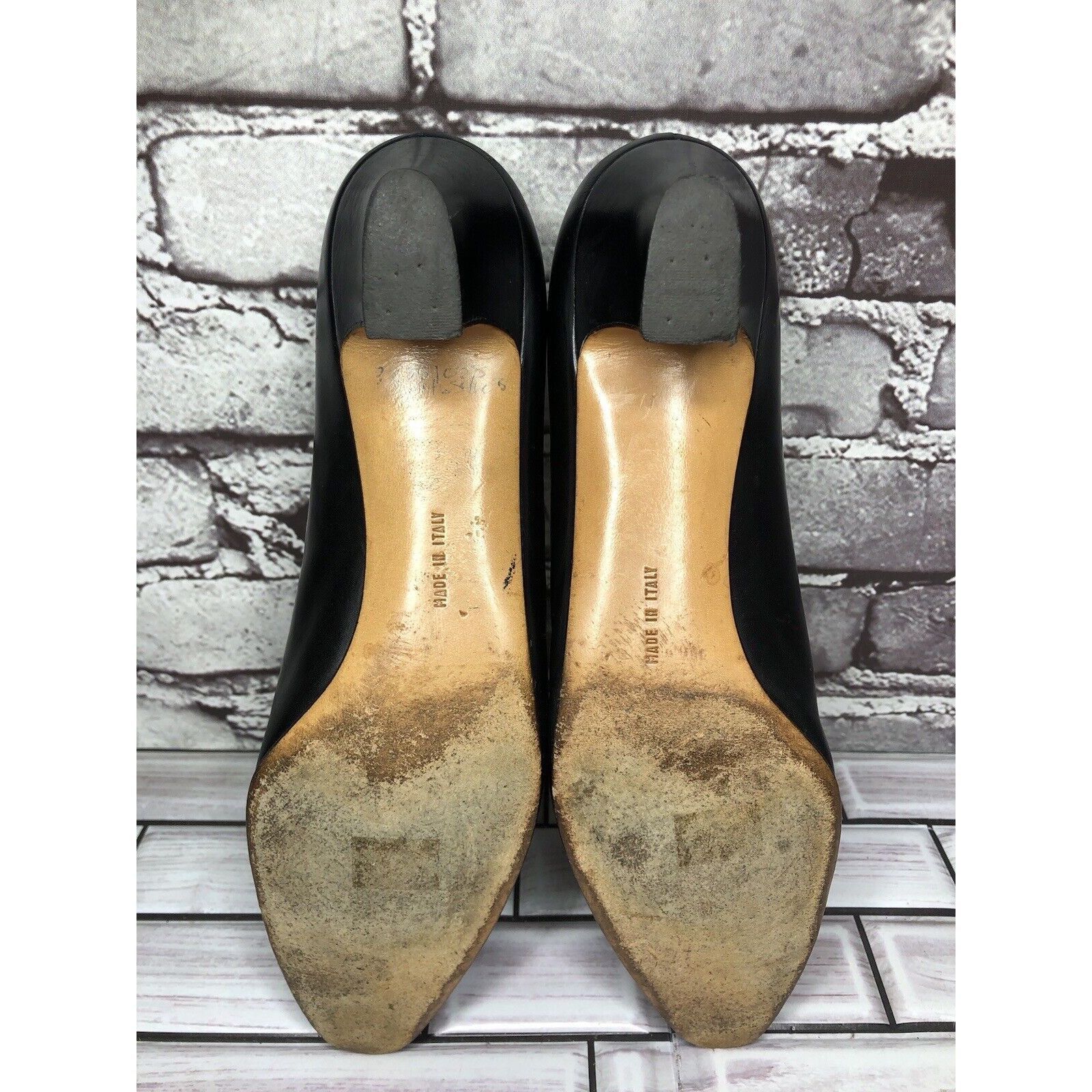 Salvatore Ferragamo Salvatore Ferragamo Black Leather Cap Toe Pumps Dress Heels Size US 9 / IT 39 - 12 Thumbnail