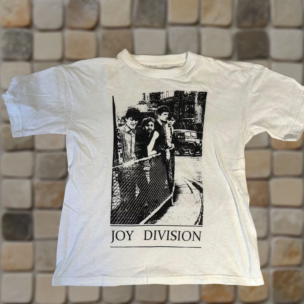 Vintage 90s Vintage Joy Division Band Shirt M Used - Size M Size US M / EU 48-50 / 2 - 1 Thumbnail