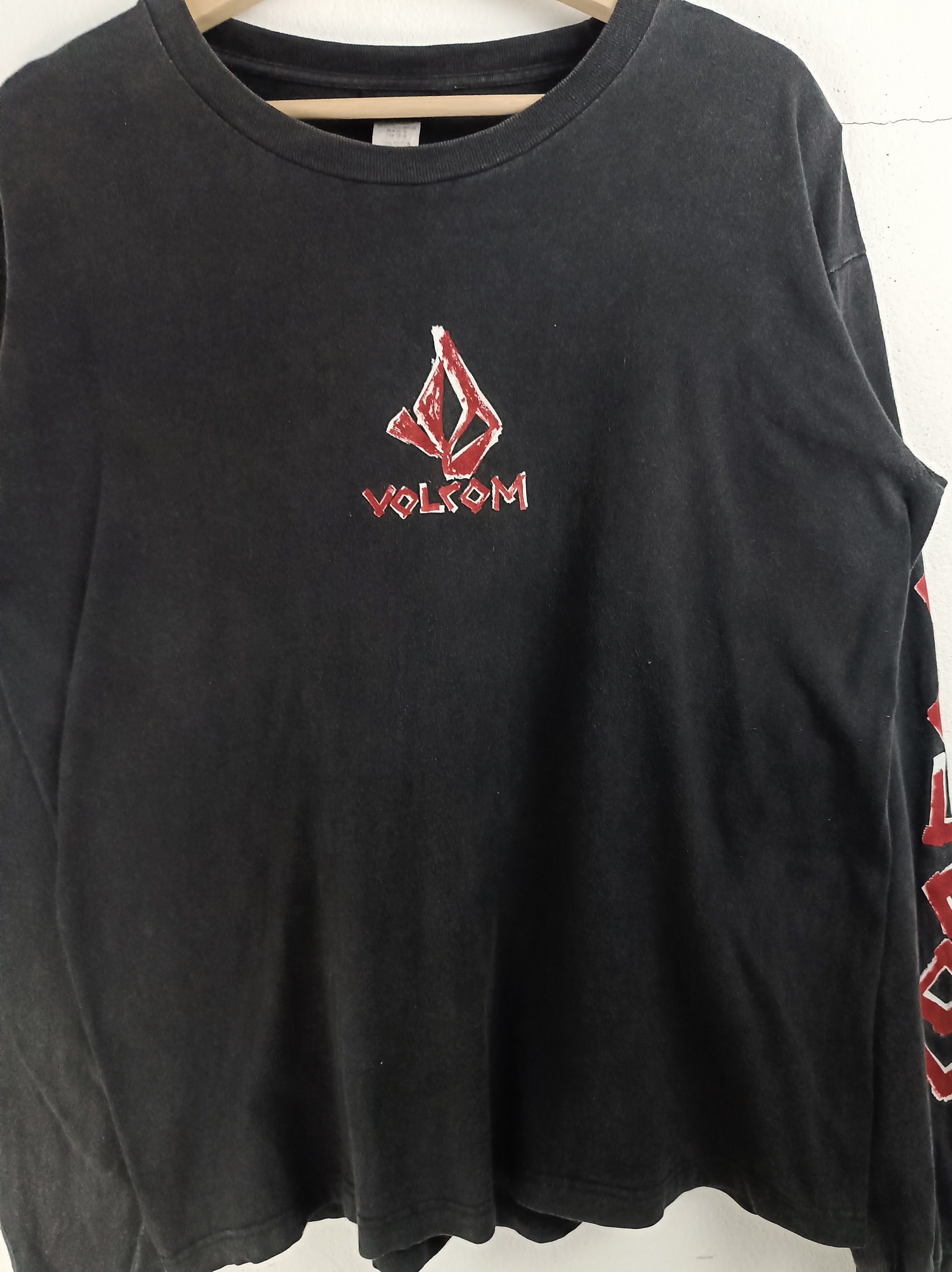Vintage VINTAGE Y2K VOLCOM SMALL LOGO L/S SKATE GANG 90'S RARE Size US L / EU 52-54 / 3 - 5 Thumbnail