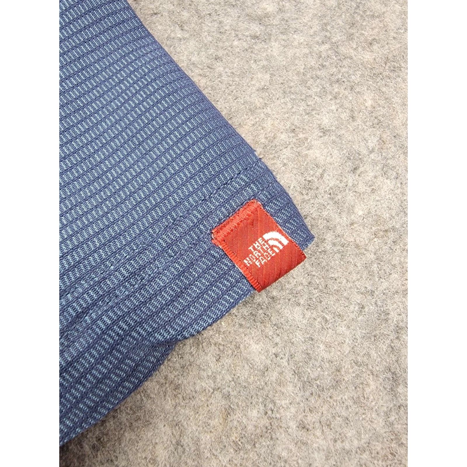 The North Face The North Face Shirt Mens Large Blue Short Sleeve Button Up Outdoor Casual Size US L / EU 52-54 / 3 - 6 Thumbnail