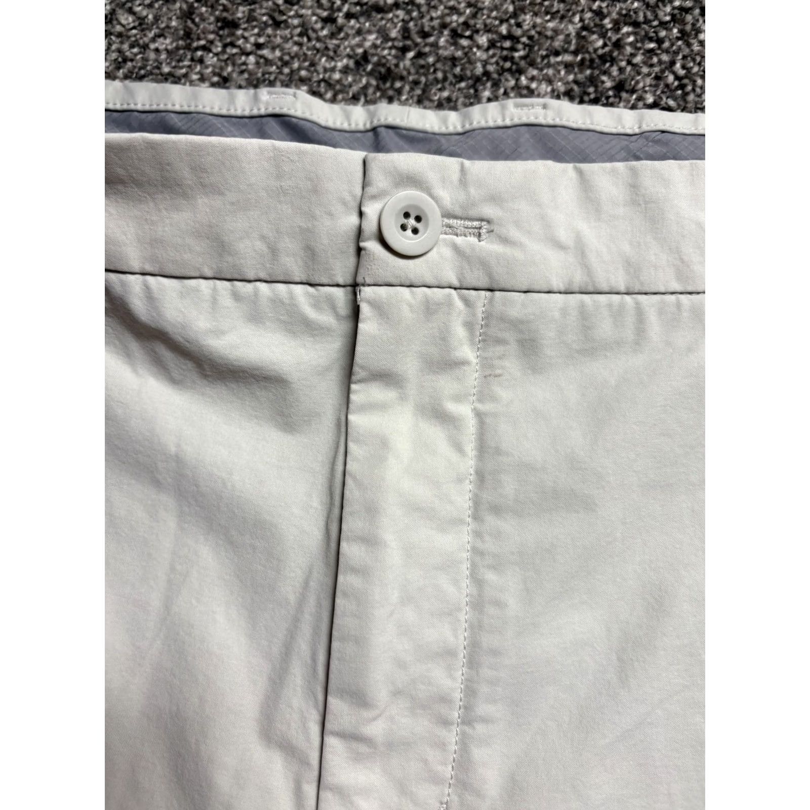 Vineyard Vines Vineyard Vines On-The-Go Shorts Mens 40 Beige OTG Performance Golf Chino Pocket Breathable Quick Dry Lightweight 9in Inseam Casual Travel Hanes? Size US 40 / EU 56 - 5 Thumbnail