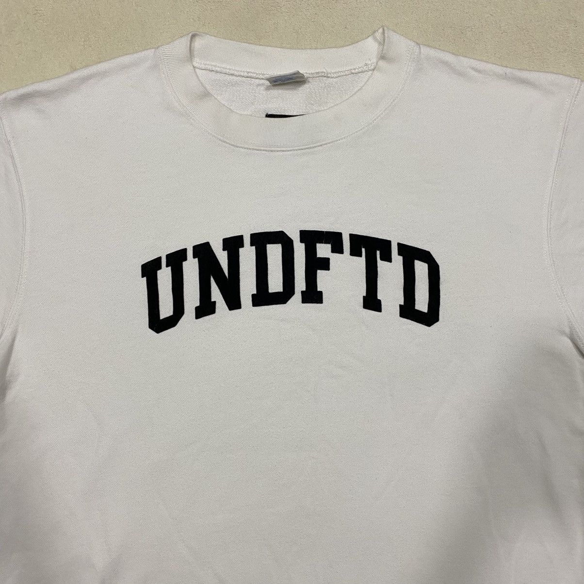 Champion × Undefeated CHAMPION x UNDEFEATED Spellout Short Sleeve Sweatshirt Size US XL / EU 56 / 4 - 2 Thumbnail
