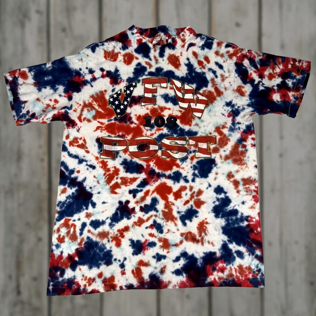 TEE JAYS VINTAGE Teejays T-Shirt Red White Blue Tie-Dye VFW Post 108 Single Stitch 90s Mens L Short Sleeve Graphic Tee USA Made Size US L / EU 52-54 / 3 - 1 Thumbnail