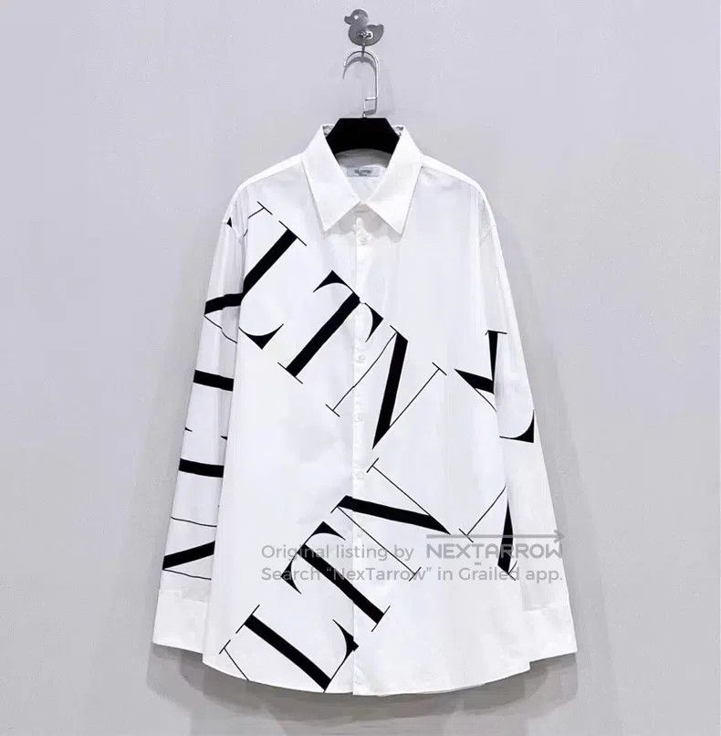 Valentino Valentino The latest model of SS23 Size US L / EU 52-54 / 3 - 1 Thumbnail