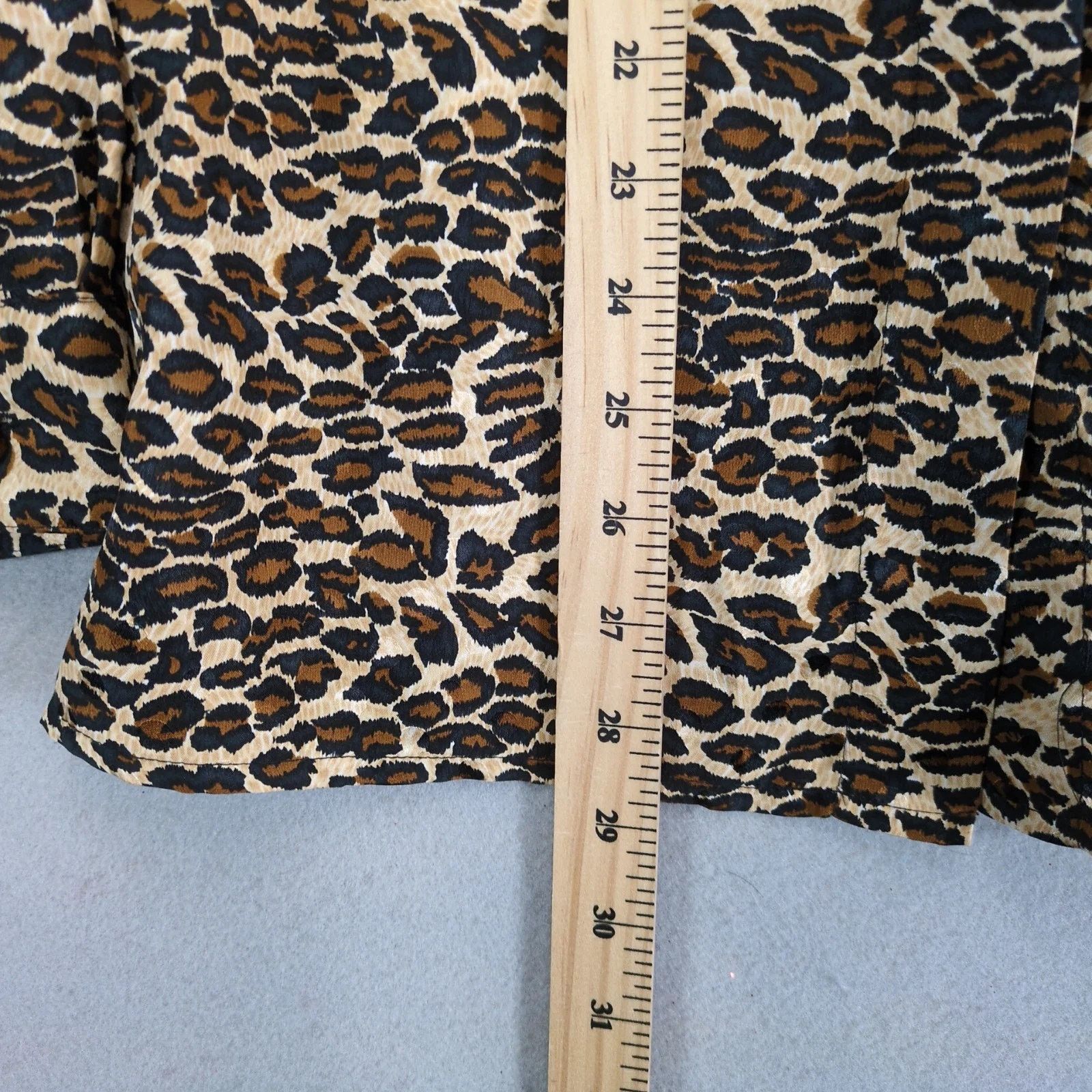MAGGY LONDON Maggy London 100% Silk Leopard Print Blouse Top Women's 10 Size L / US 10 / IT 46 - 7 Thumbnail