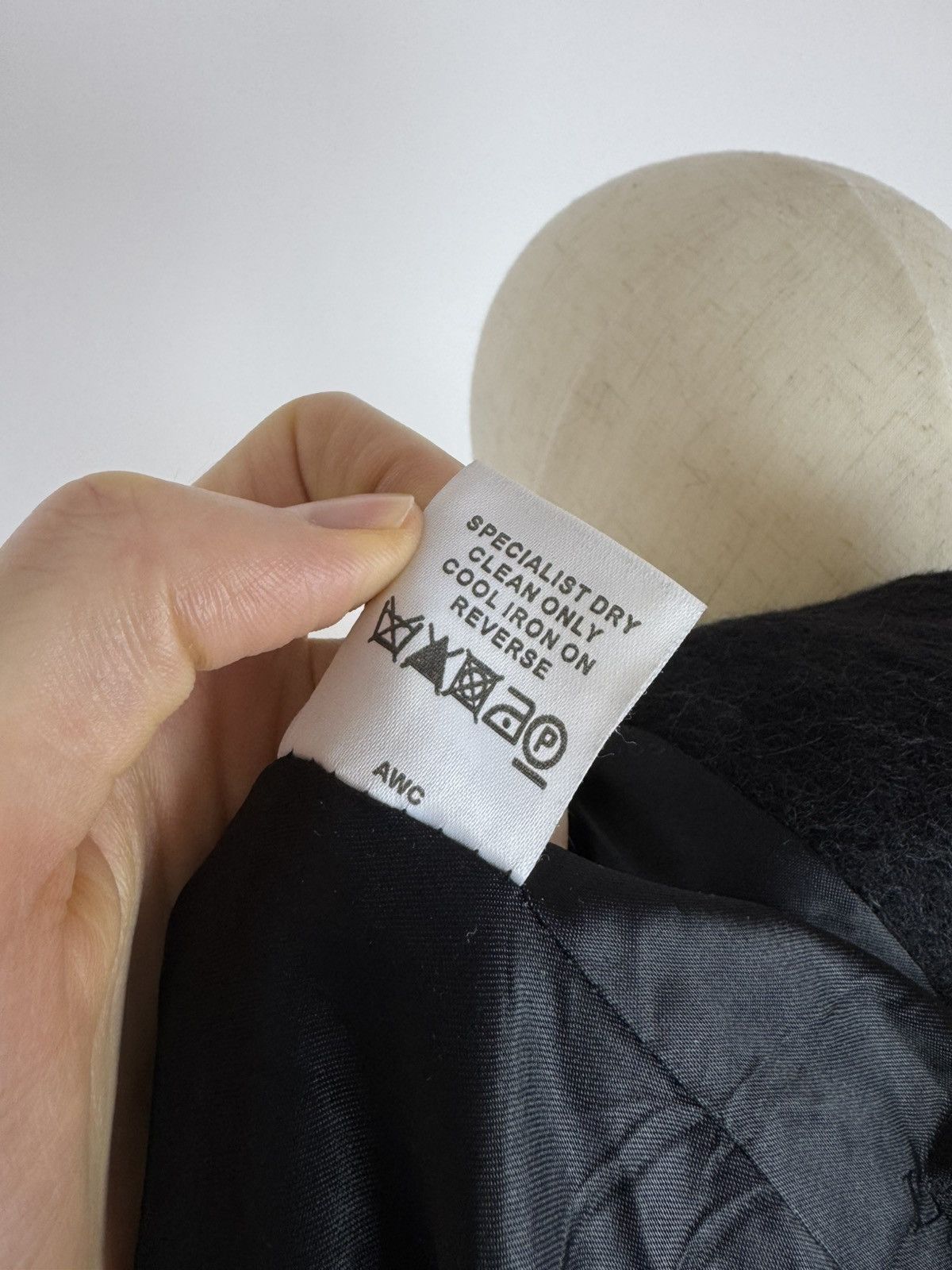 LK Bennett LK BENNETT Cropped Evening Jacket Black Wool Mohair&Alpaca Size S / US 4 / IT 40 - 8 Thumbnail