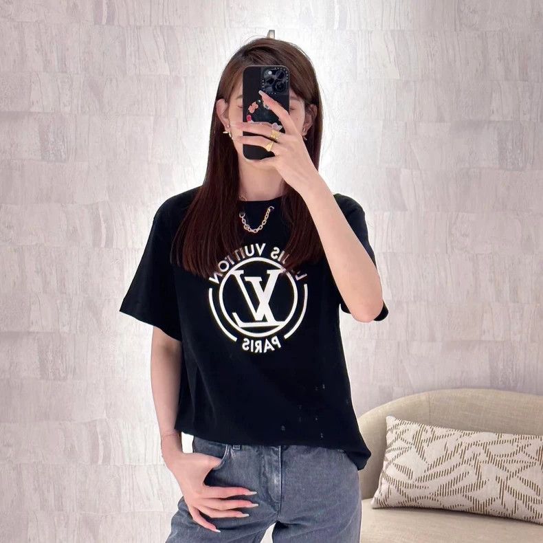 Louis Vuitton Louis Vuitton Black logo letters logo chain short sleeve Size M / US 6-8 / IT 42-44 - 1 Thumbnail