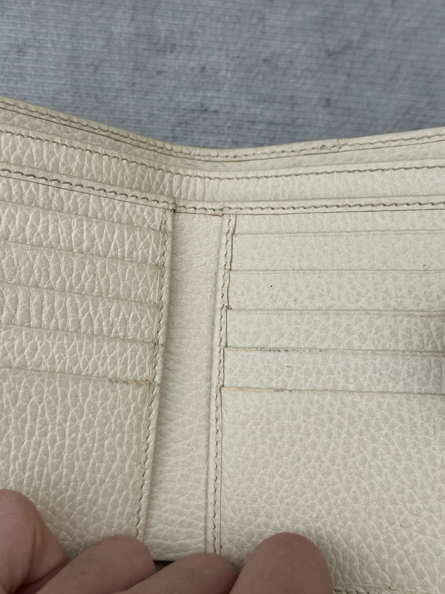 Gucci Gucci Wallet Compact Interlocking G Dollar Logo Ivory Size ONE SIZE - 15 Thumbnail