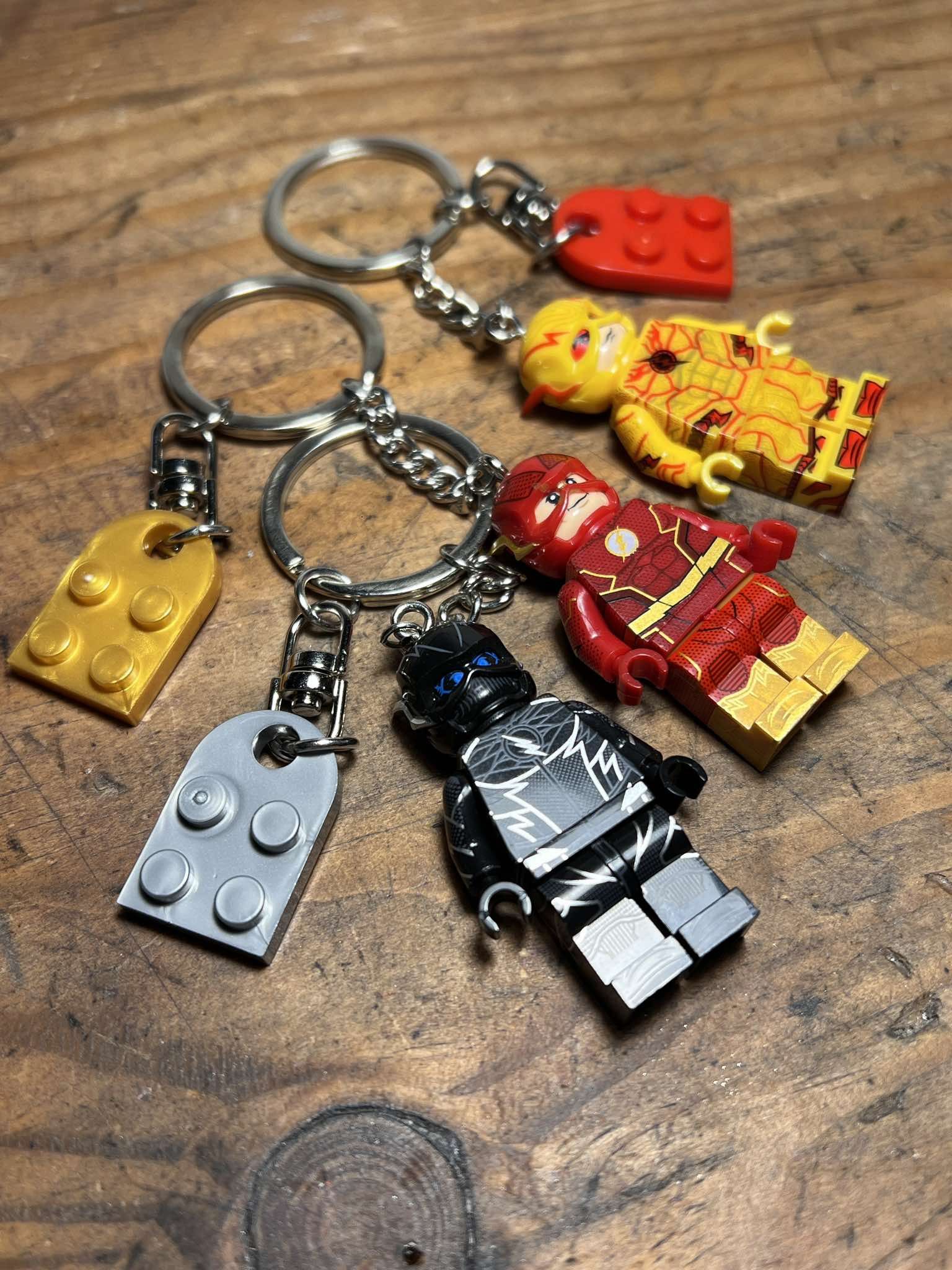 DC Comics × Marvel Comics Flash Reverse Zoom minifigure keychain Size ONE SIZE - 6 Thumbnail