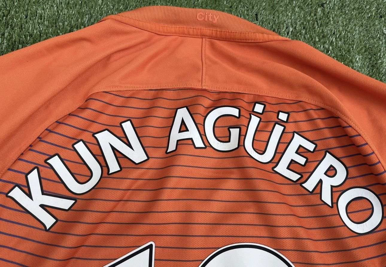 Nike Jersey aguero manchester city Size US S / EU 44-46 / 1 - 5 Thumbnail