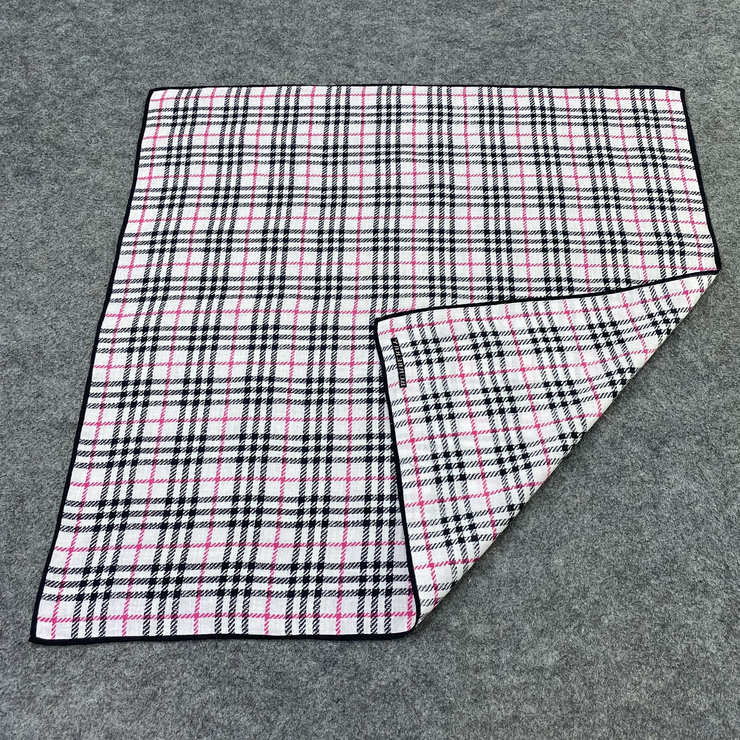 Burberry Burberry Handkerchief / Bandana / Neckerchief-B2155 Size ONE SIZE - 5 Thumbnail