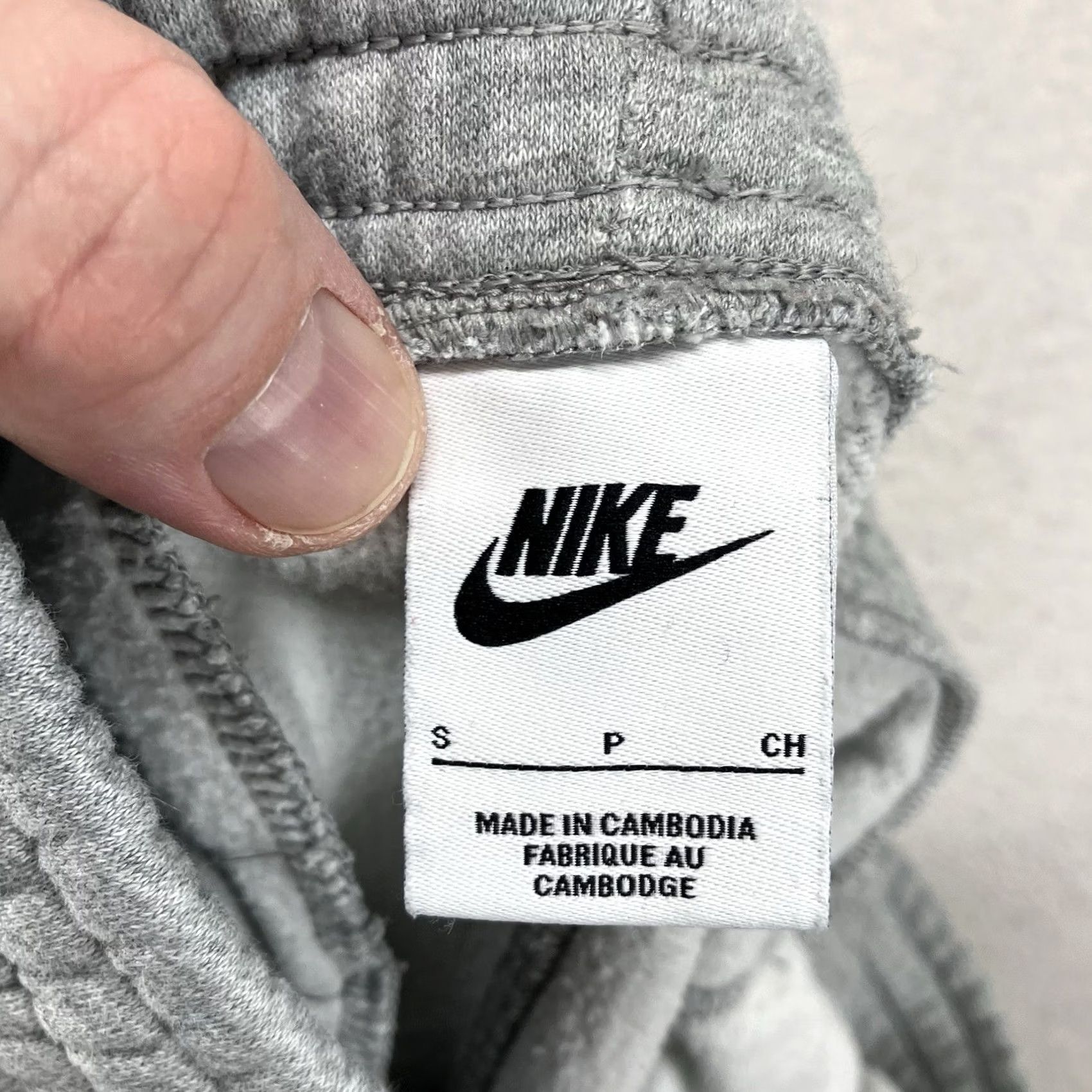 Nike Nike Sportswear Club Fleece Jogger Pants Gray White Swoosh Small 28x29 Pants Mens Regular Gray Nike Fleece Sweatpants Jogger Casual Activewear 90s? Size US 29 - 4 Thumbnail