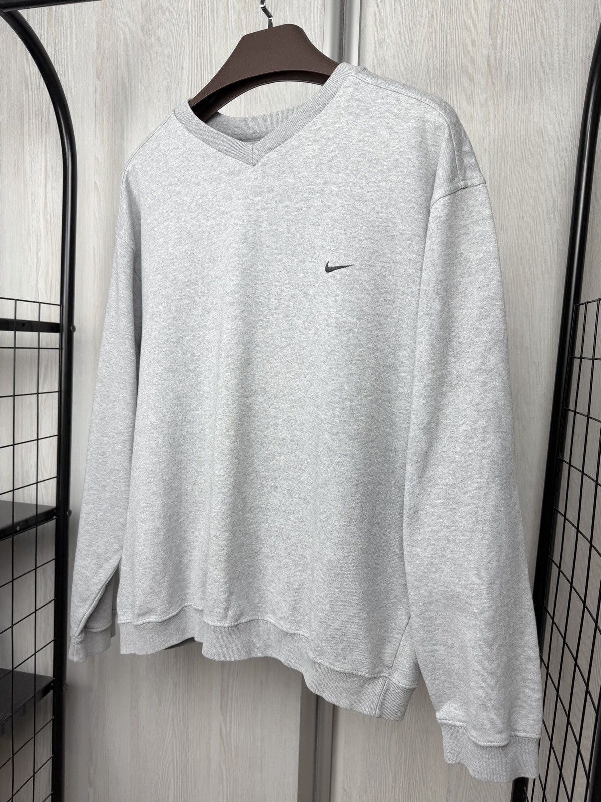 Nike Nike vintage y2k grey basic small logo swoosh sweatshirt Size US L / EU 52-54 / 3 - 5 Thumbnail