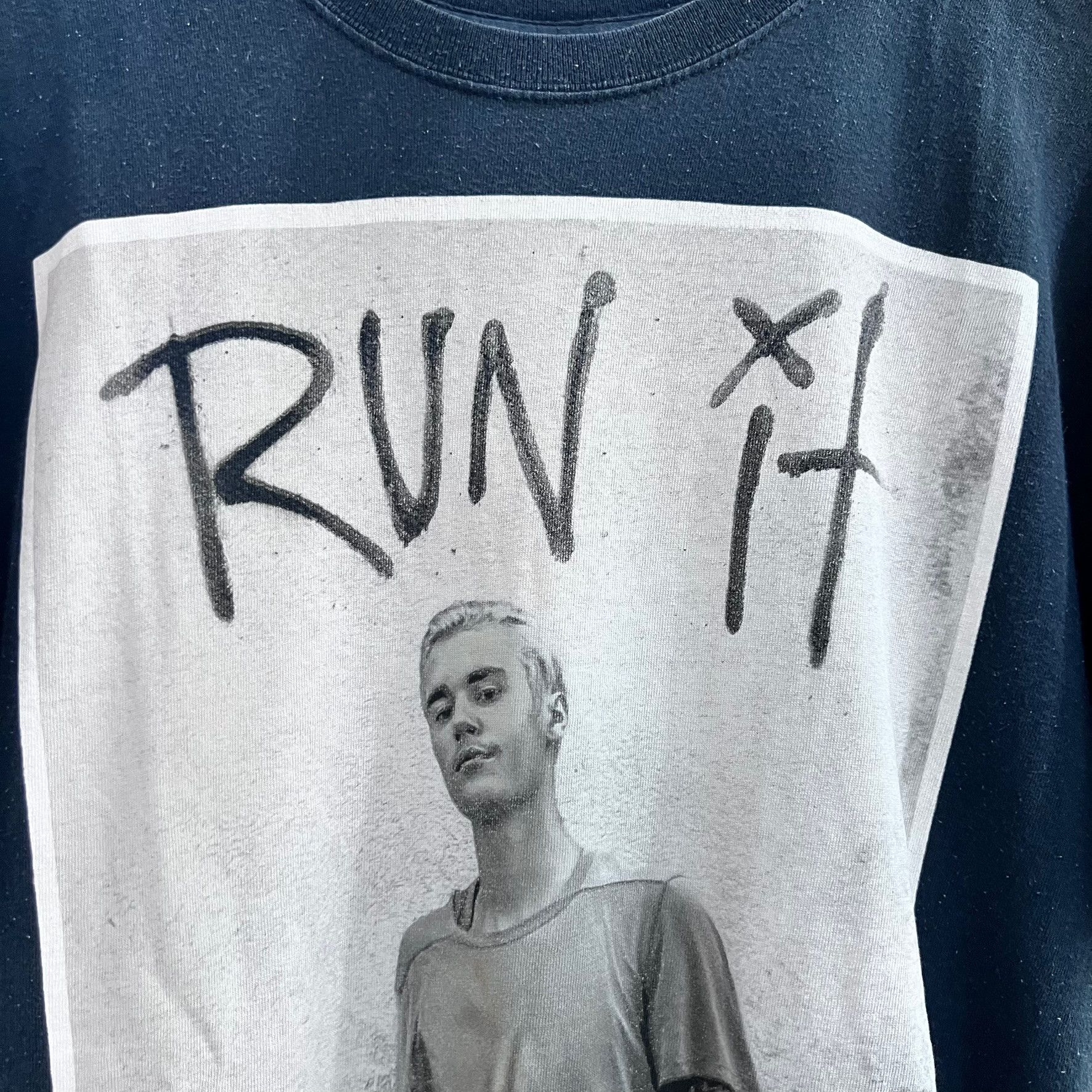 Justin Bieber Vintage Justin Bieber 'Run It' Purpose Tour Merch '16 Tshirt Size US L / EU 52-54 / 3 - 3 Thumbnail