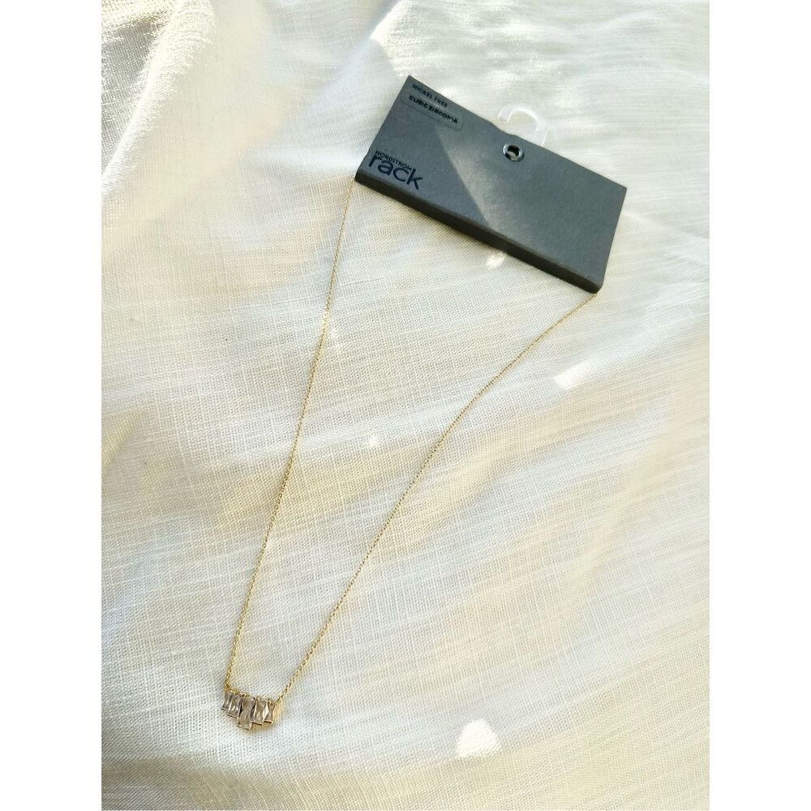 Nordstrom Nordstrom Cubic Zirconia Pendant Necklace - Excellent! Size ONE SIZE - 3 Thumbnail