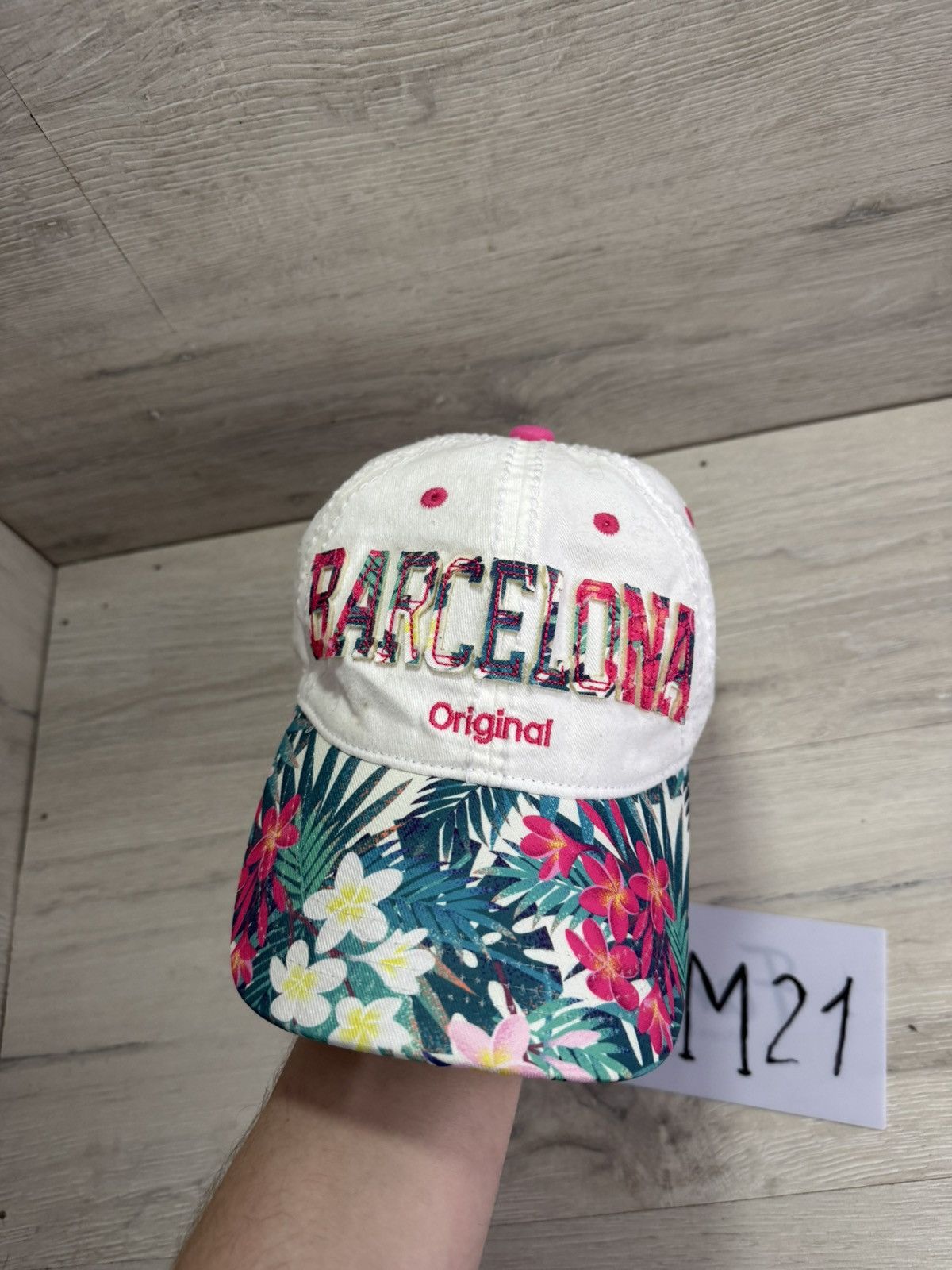 Robin Ruth Robin Ruth Barcelona cap hat Size ONE SIZE - 2 Thumbnail