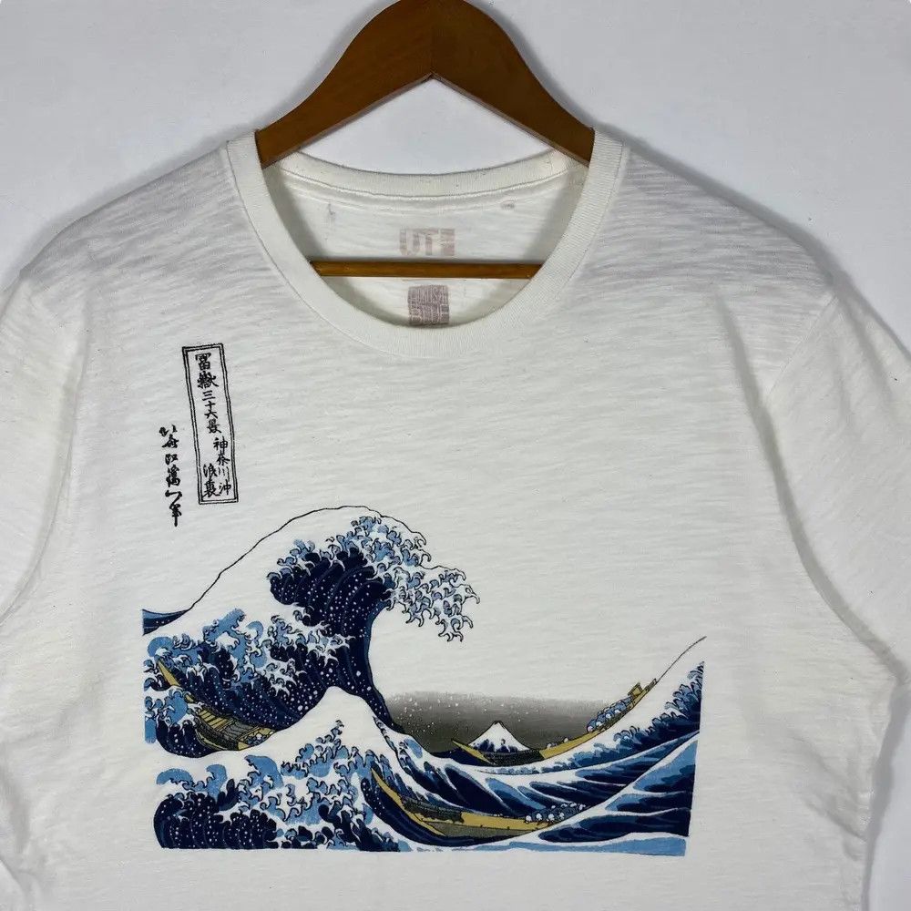 Japanese Brand HOKUSAI BLUE Big Waves Art Graphic Tee Shirt Size US XL / EU 56 / 4 - 2 Thumbnail