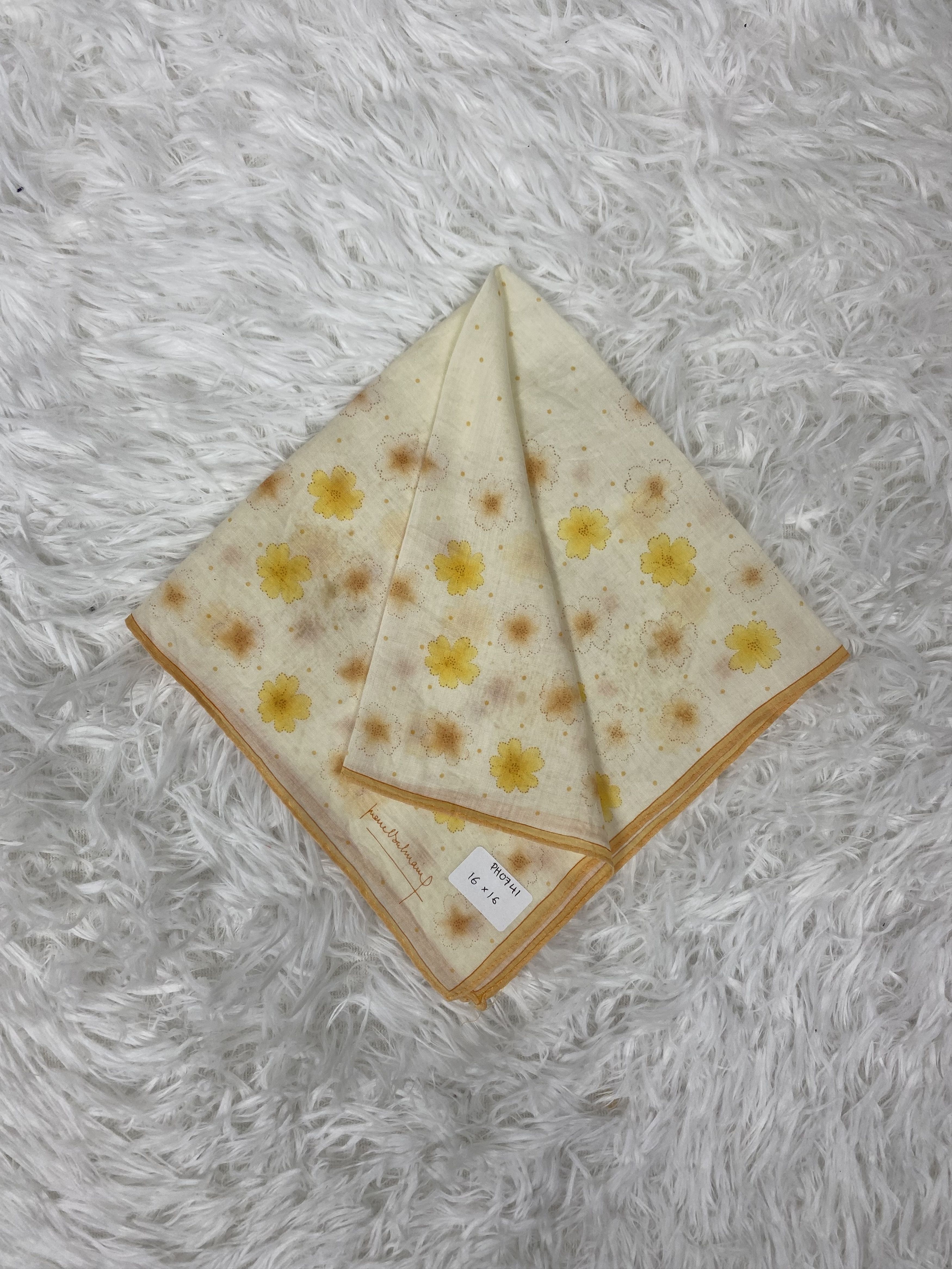 Pierre Balmain × Vintage Vintage Pierre Balmain Handkerchief Neckerchief PH0741 Size ONE SIZE - 1 Thumbnail