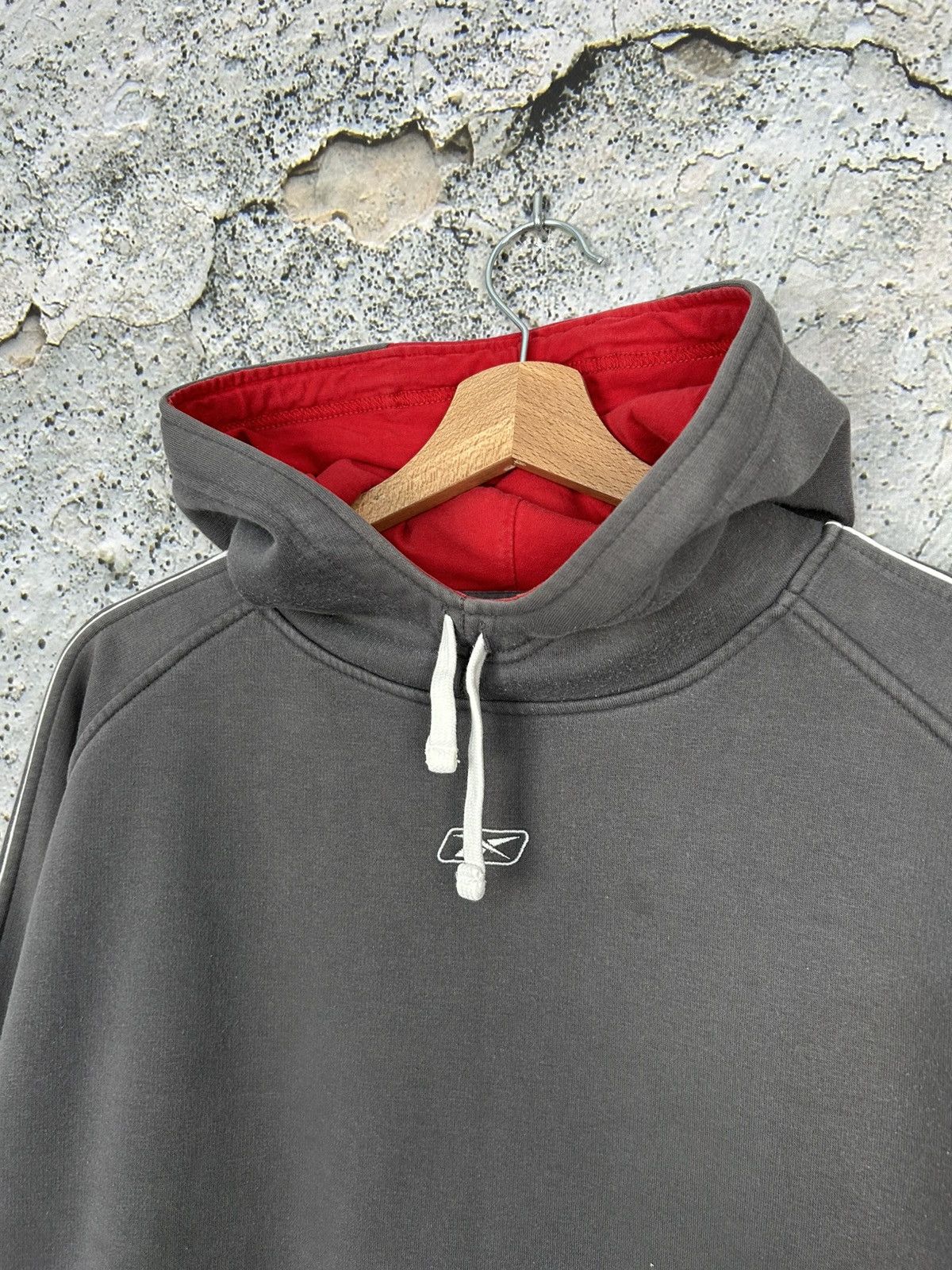 Reebok Vintage Reebok Baggy Basketball Hoodie Rap 2pac Boxy Skate Size US L / EU 52-54 / 3 - 3 Thumbnail