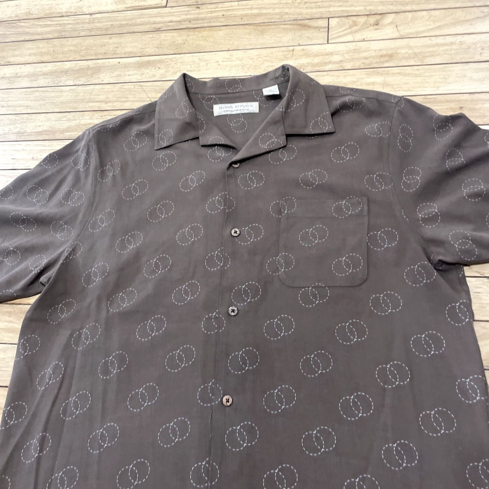 Vintage VINTAGE Island Republic Silk Button Shirt Men XL Relaxed Brown Western Geometry Circles Button-Up Collared Short Sleeve Western Theme Mens Size US XL / EU 56 / 4 - 3 Thumbnail