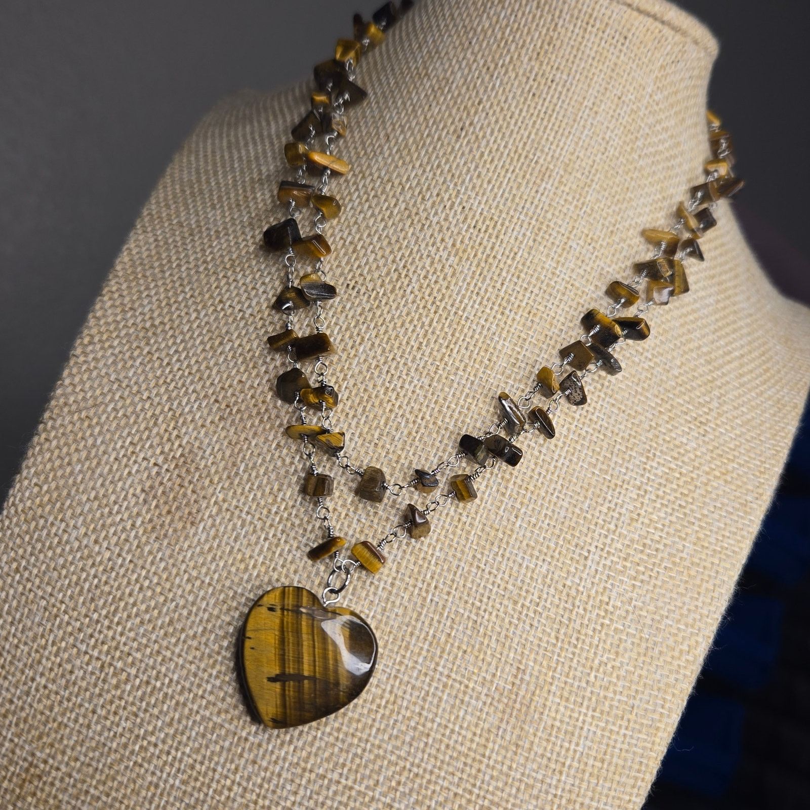 Vintage Vintage Brown Tiger Eye Beaded Necklace Large Heart Pendant Size ONE SIZE - 2 Thumbnail