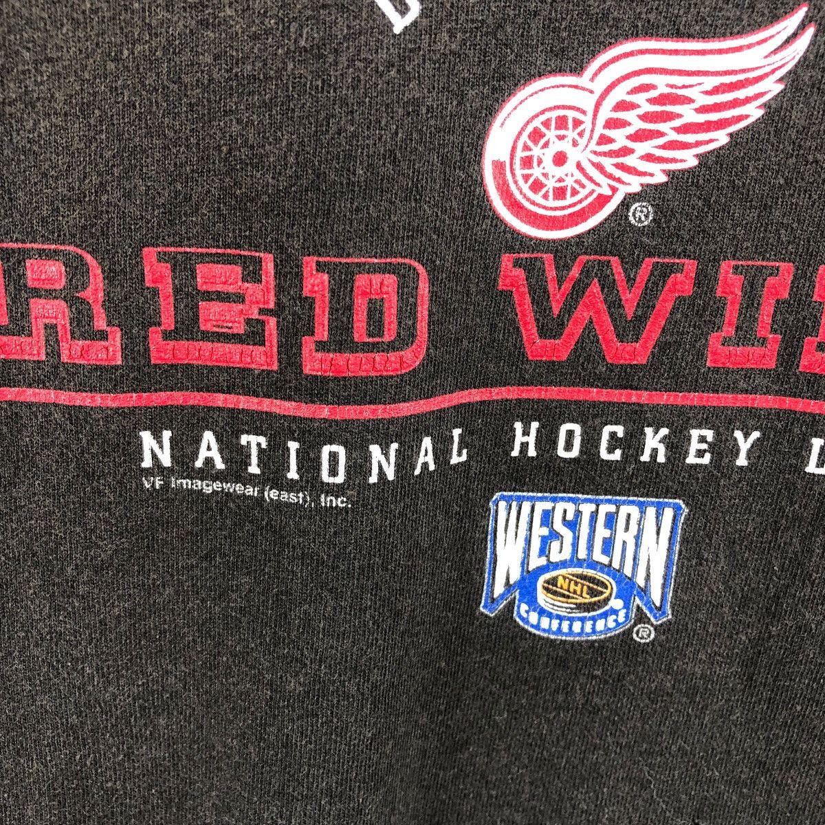 NHL × Red Wing × Vintage Pick!! Vtg 90's NHL RED WINGS Faded Long Sleeve Tshirt Size US M / EU 48-50 / 2 - 9 Thumbnail