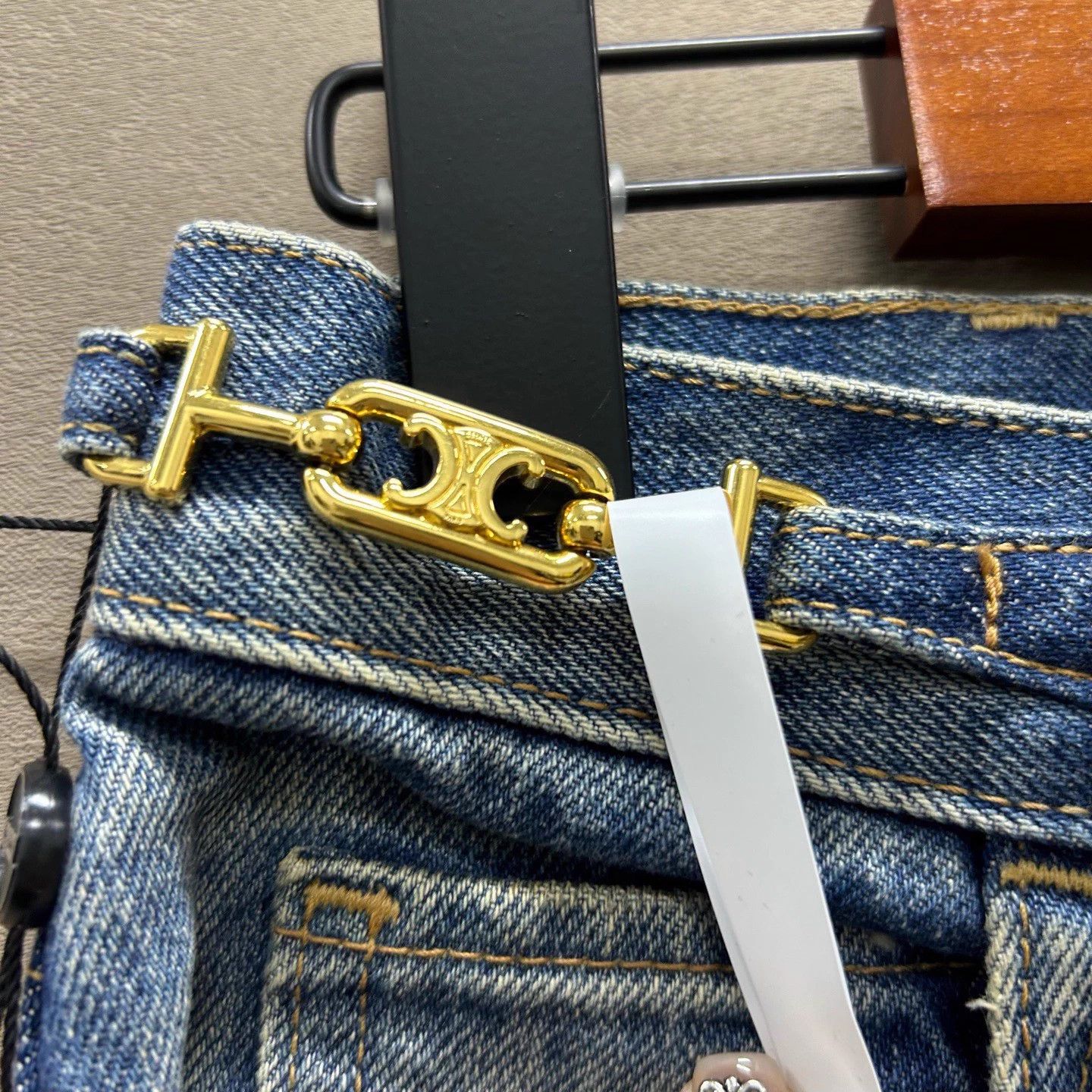 Celine Celine Triumph Arc Gold Buckle Jeans 27 99 New Size 27" / US 4 / IT 40 - 3 Thumbnail