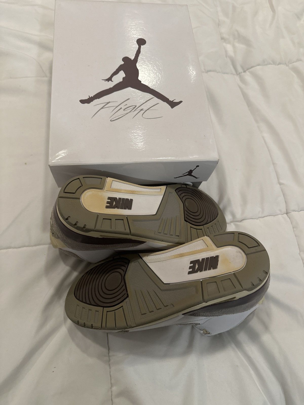 A Ma Maniere × Jordan Brand × Nike Air Jordan 3 A Ma Maniere retro Size US 10.5 / EU 43-44 - 3 Thumbnail