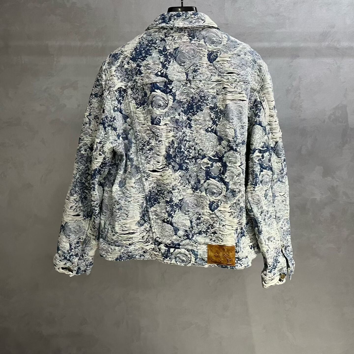 Louis Vuitton blue floral print long sleeve denim jacket Size US L / EU 52-54 / 3 - 6 Thumbnail